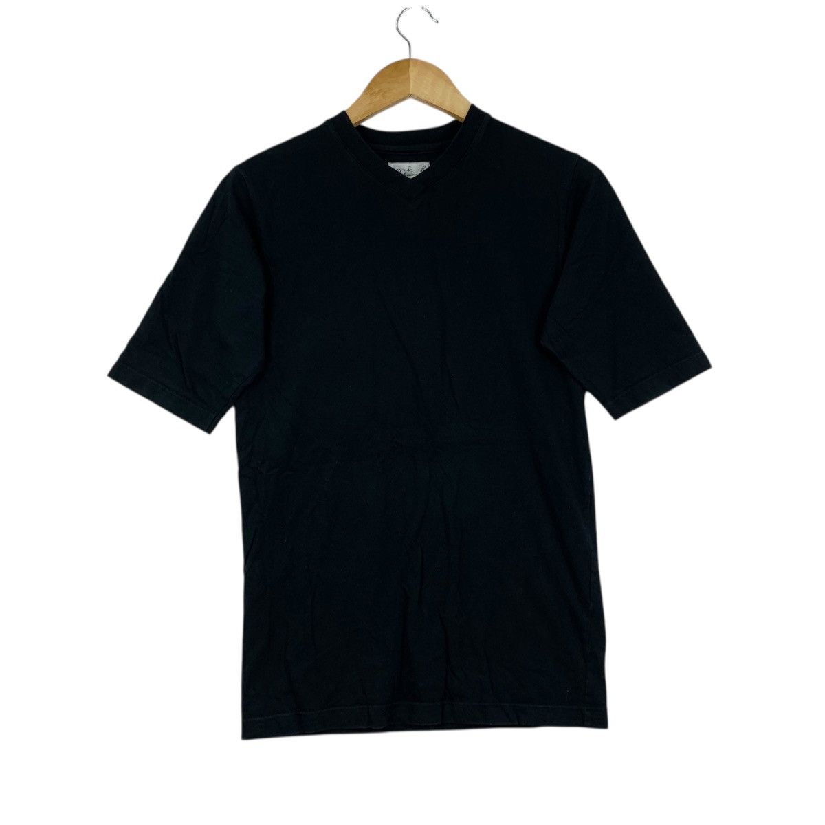 Vintage × agnes b. Vintage AGNES B Homme Paris Fashion Designer Plain V T-Shirt Size US S / EU 44-46 / 1 - 1 Thumbnail