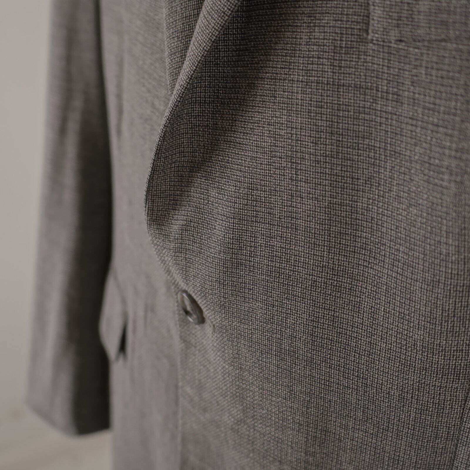 Jos. A. Bank Jos A Bank Traveler's Textured Wool Gray Basketweave 2 Butto Size 42R - 3 Thumbnail