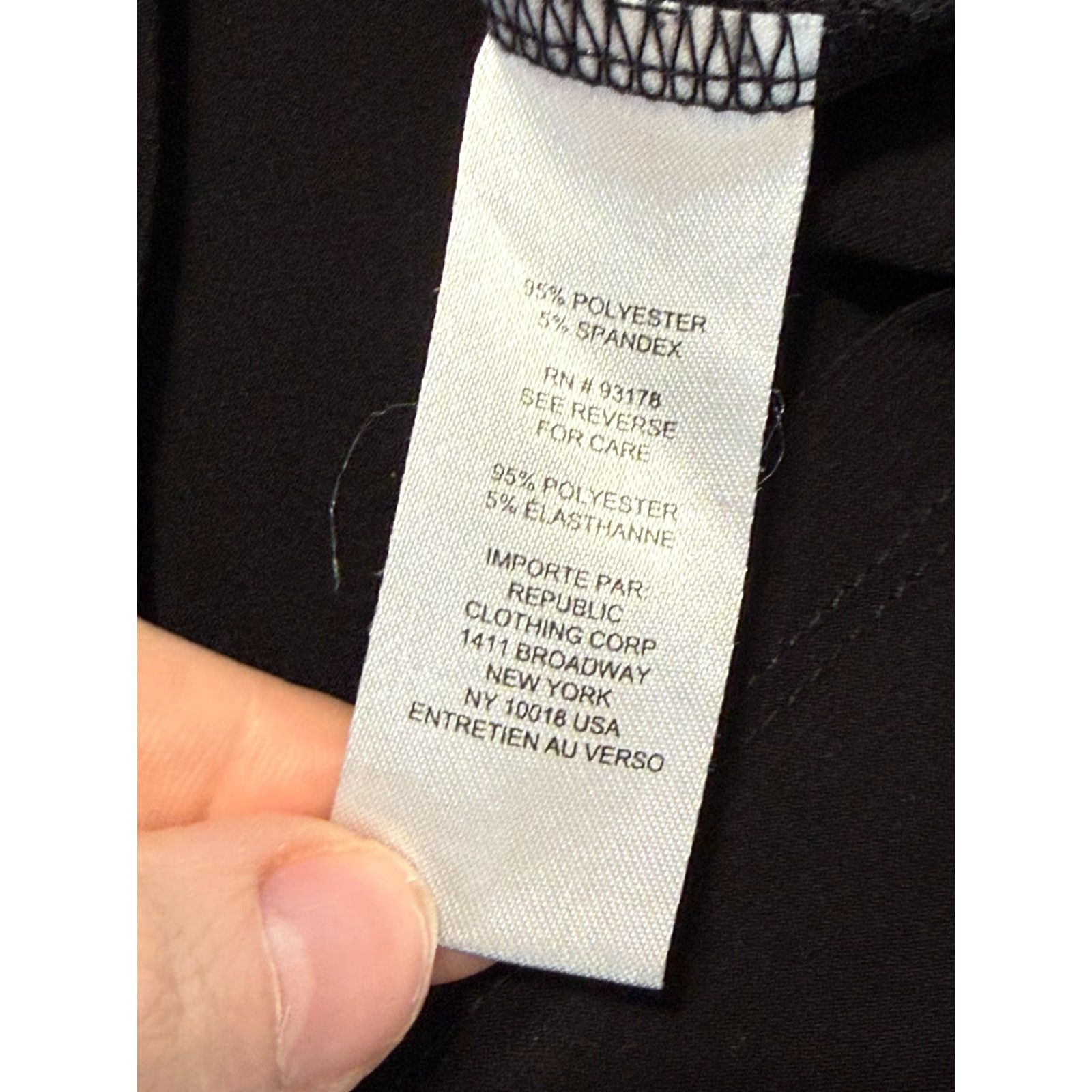 Vintage Tahari Blouse Women Size S Black V-Neck Sleeveless Casual Formal Shirts Shirts Womens Black V-Neck Tahari Blouse Modern Classic 90s? Size S / US 4 / IT 40 - 4 Thumbnail