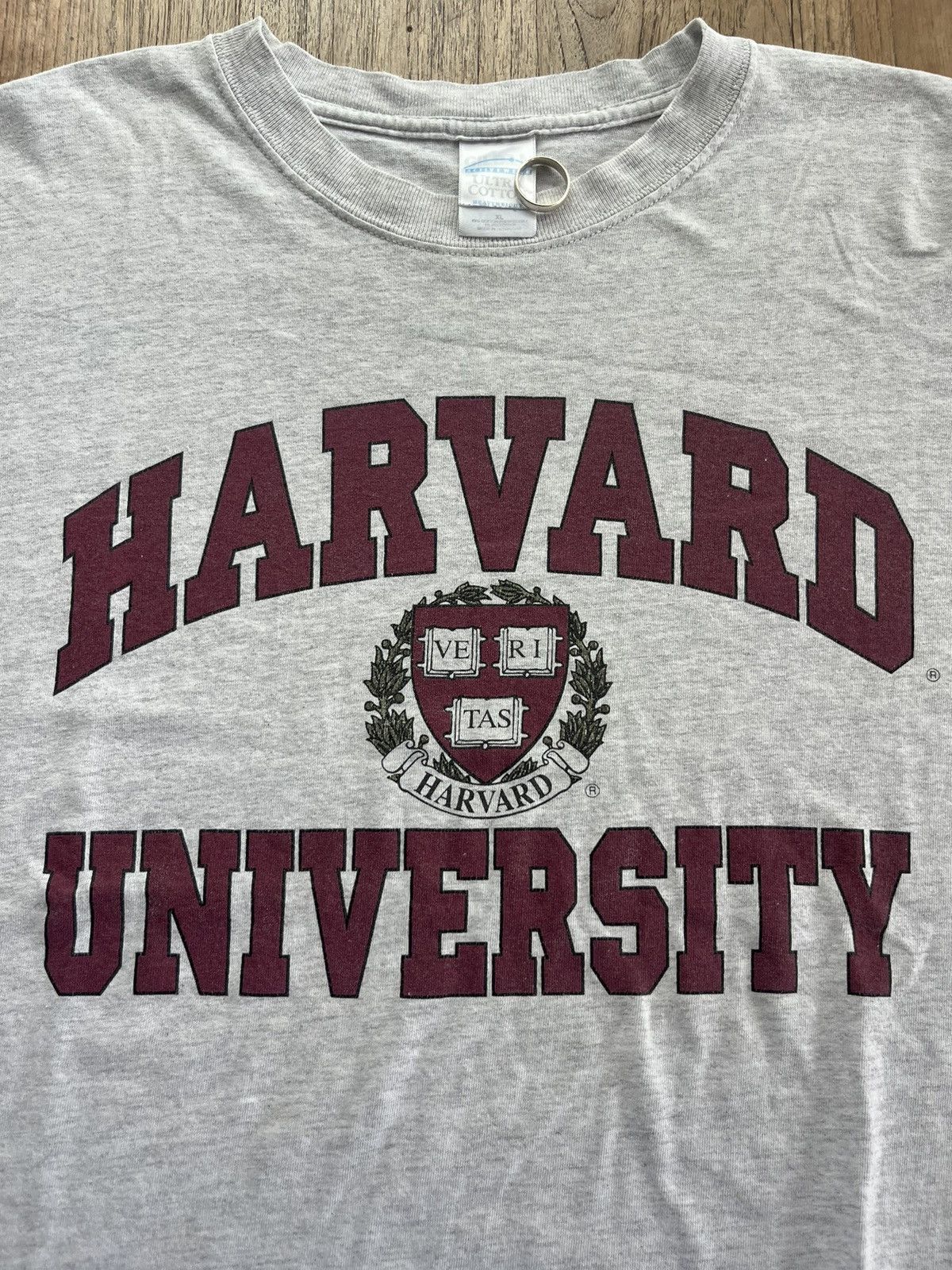 Vintage Vintage HARVARD UNIVERSITY Logo Tshirt Size US XL / EU 56 / 4 - 5 Thumbnail