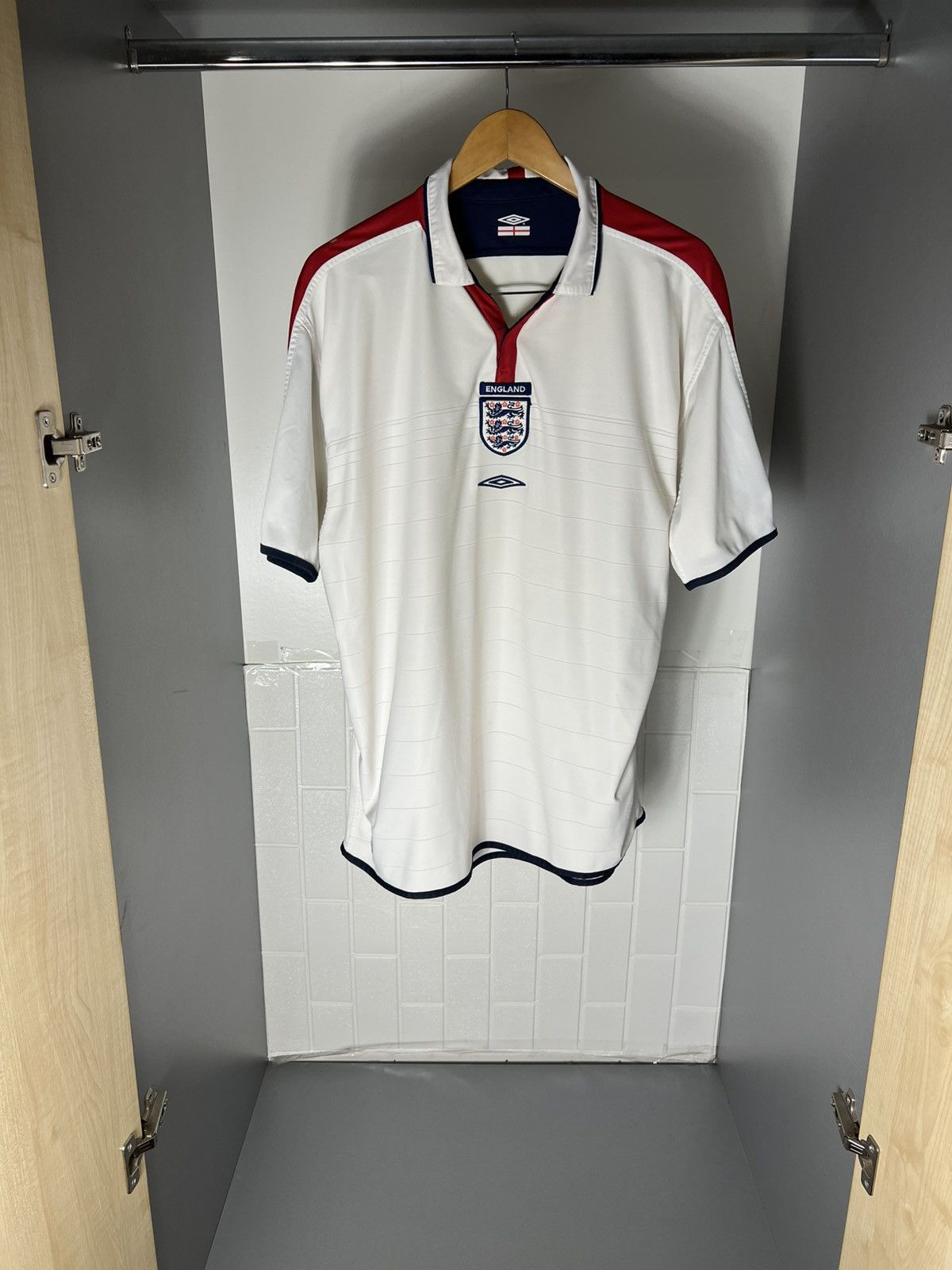Umbro VINTAGE UMBRO ENGLAND RETRO SOCCER JERSEY MANCHESTER Y2K 90s Size US XXL / EU 58 / 5 - 13 Thumbnail