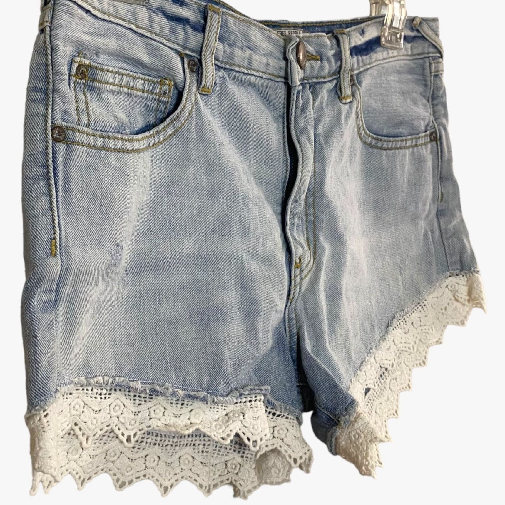 Free People Free People Good Vibes Lace Hem Denim Shorts Womens 27 Blue Light Wash Crochet 5-Pocket Bohemian Festival Size 27" / US 4 / IT 40 - 3 Thumbnail
