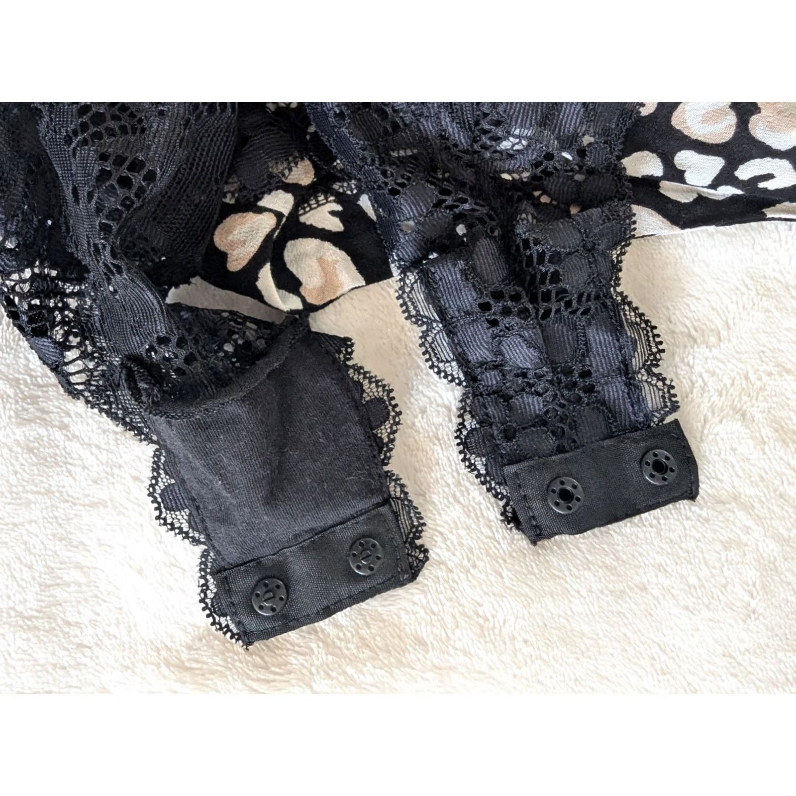 Free People Free People Leopard Bodysuit Size M Tie Straps V-Neck Sleeveless Lace Multicolor Women M Clothes Shirt Bodysuit Size M / US 6-8 / IT 42-44 - 3 Thumbnail