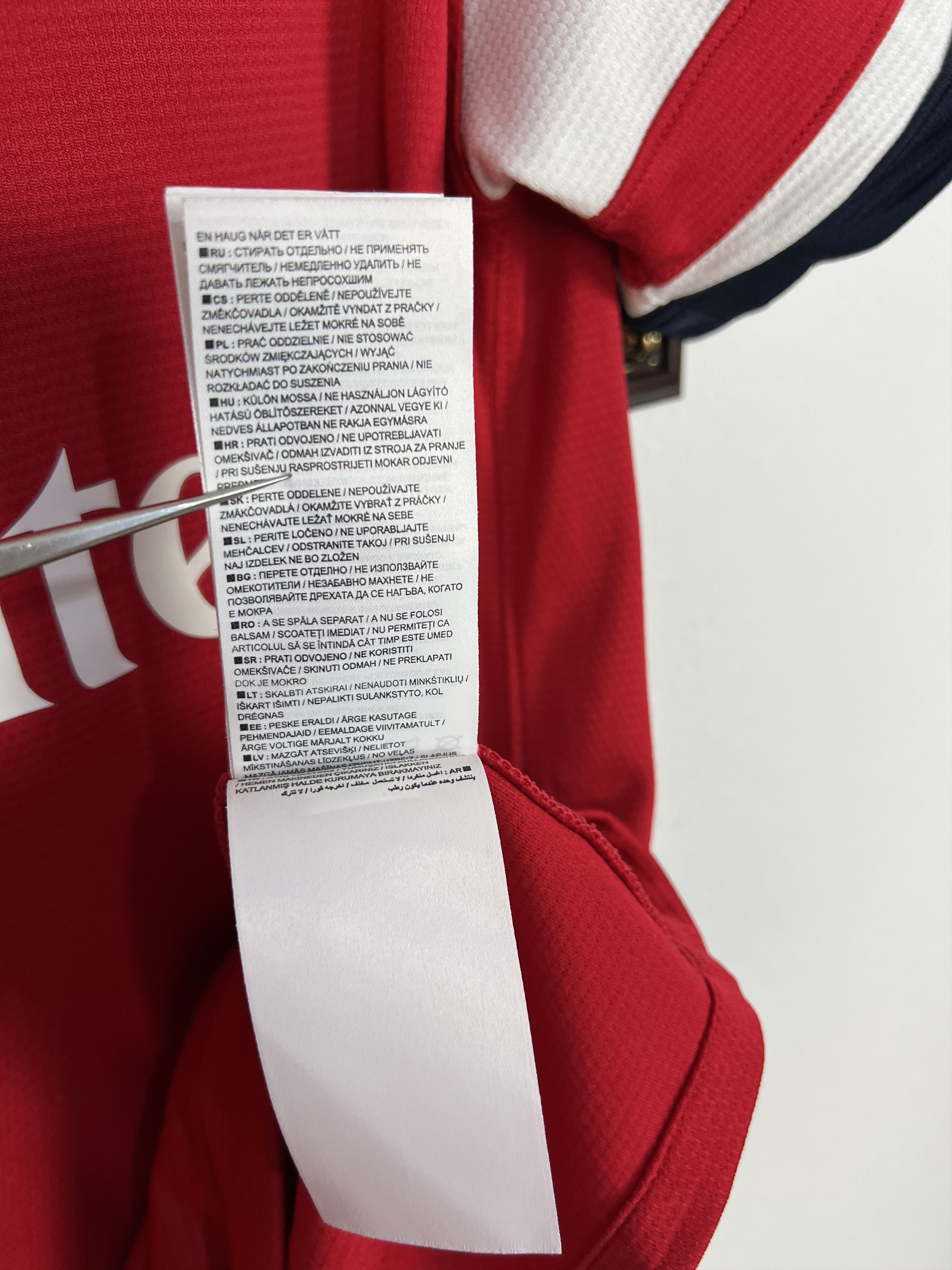 Nike Arsenal Home football shirt 2012 #5 Vermaelen Nike Boys 12 Size US XS / EU 42 / 0 - 11 Thumbnail
