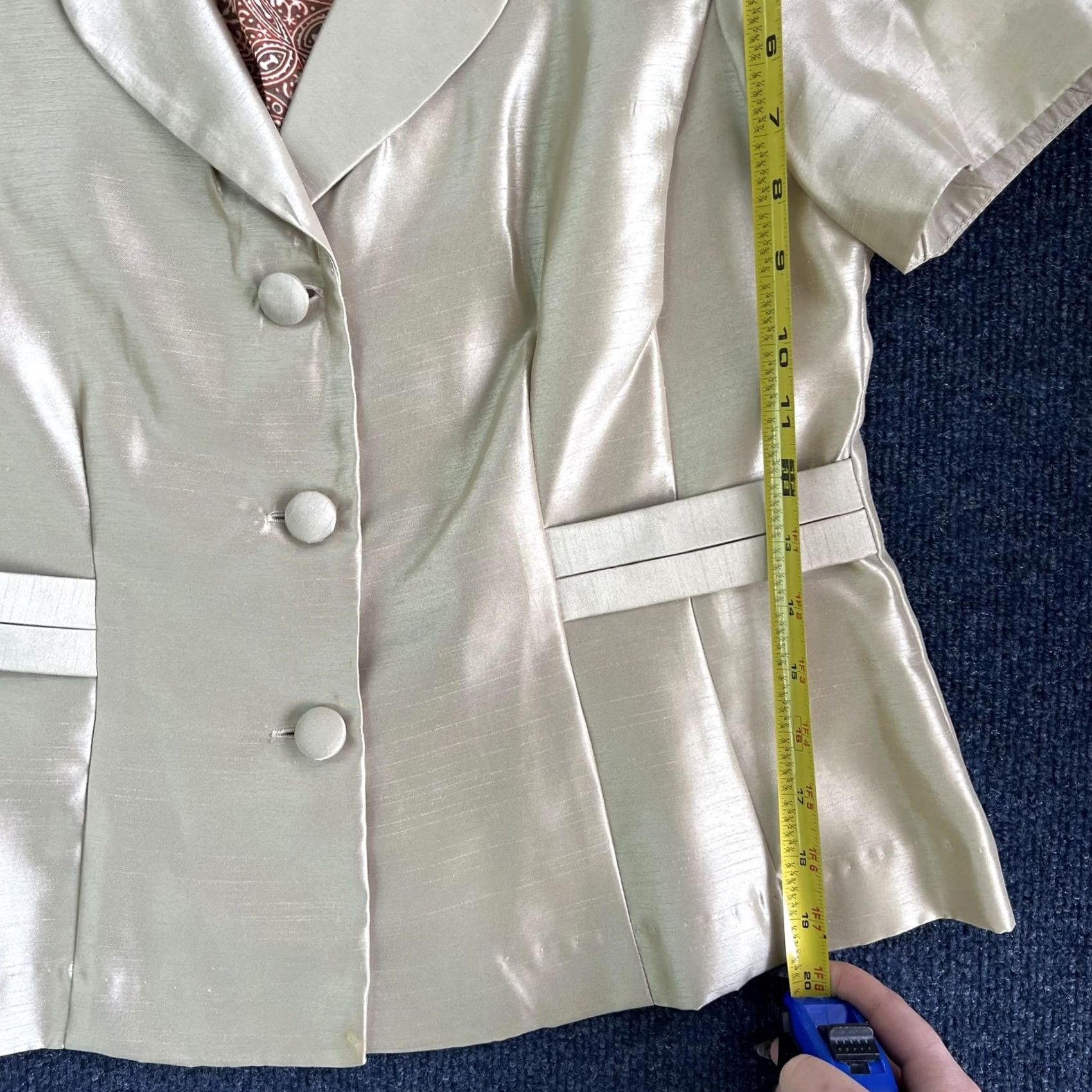 Vintage VINTAGE Karin Stevens Womens 8P Beige Short Sleeve Suit Jacket Formal - Petite 8P Shimmer Notch Three-Button Jacket Front Size 30" / US 8 / IT 44 - 5 Thumbnail