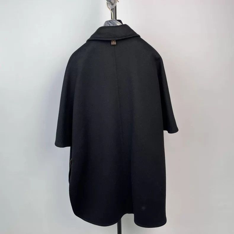 Louis Vuitton Louis Vuitton Black woolen cloak coat with full print on t Size XS / US 0-2 / IT 36-38 - 2 Thumbnail