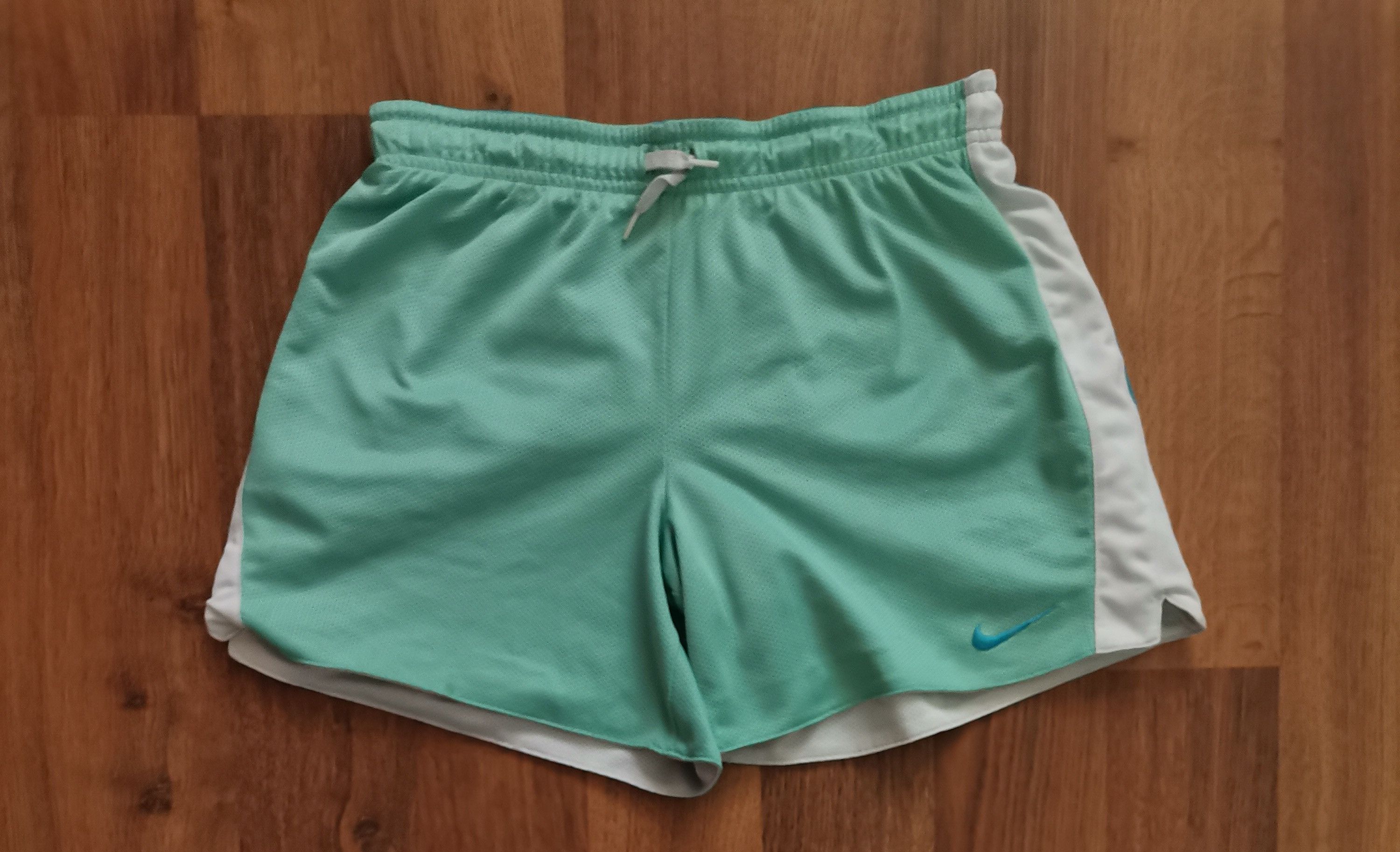 Nike × Vintage Vintage Nike Women's Reversible Shorts Size 30" / US 8 / IT 44 - 3 Thumbnail