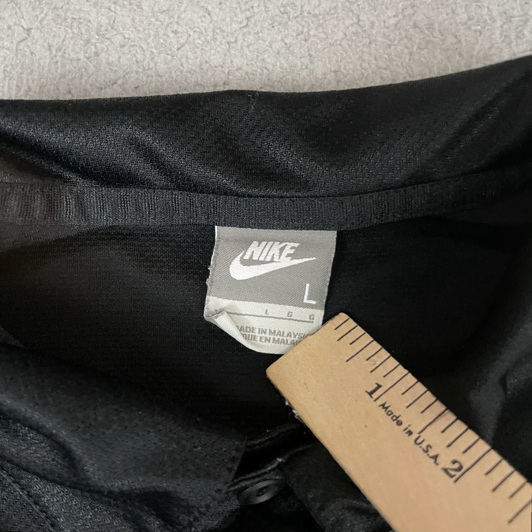 Nike VINTAGE Nike Shirt Mens L Black Embroidered 100% Polyester Active Casual Polo Rugby Accessories? Size US L / EU 52-54 / 3 - 4 Thumbnail