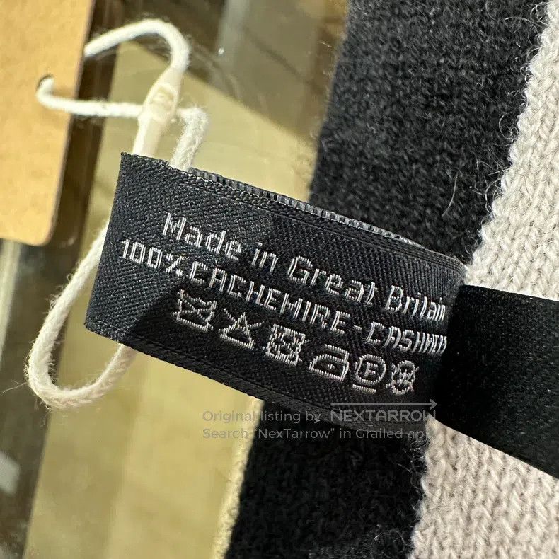 Chanel Chanel 24a double-sided slogan cashmere scarf Size ONE SIZE - 4 Thumbnail