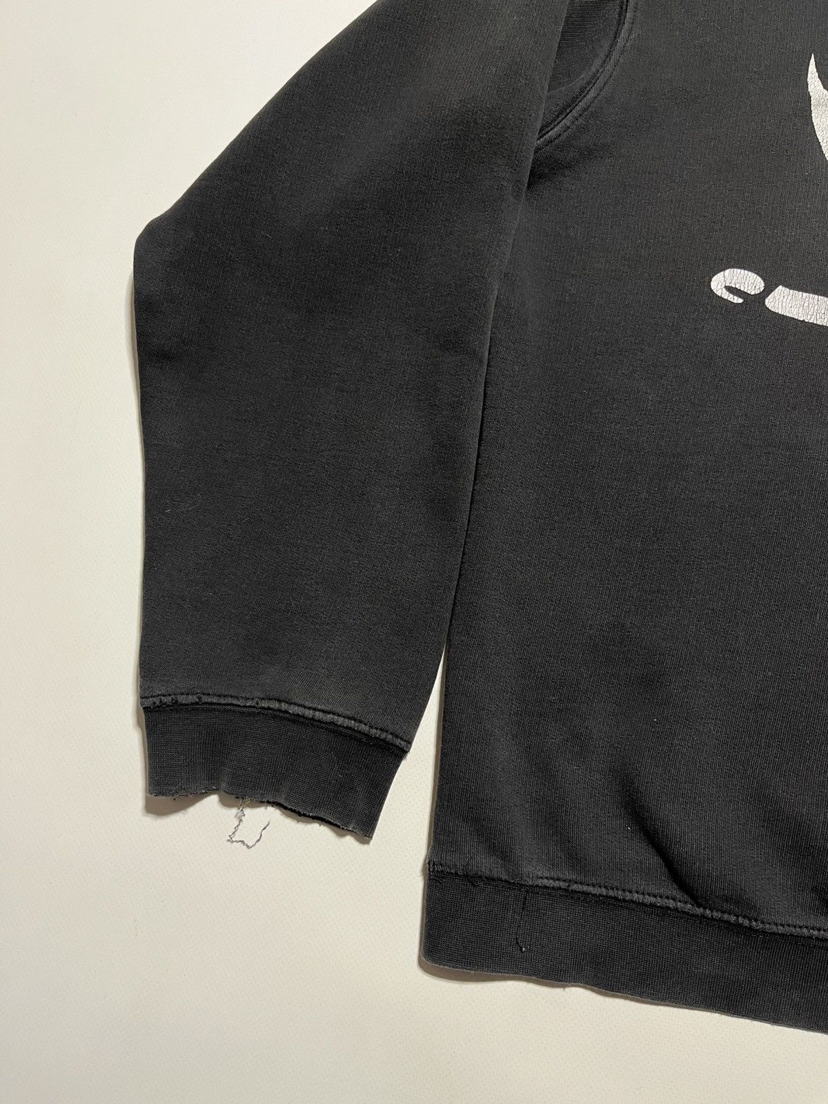 Unsound Rags 90’s VTG Perfectly Thrashed Pirate Scull Boxy Hoodie Size US L / EU 52-54 / 3 - 10 Thumbnail