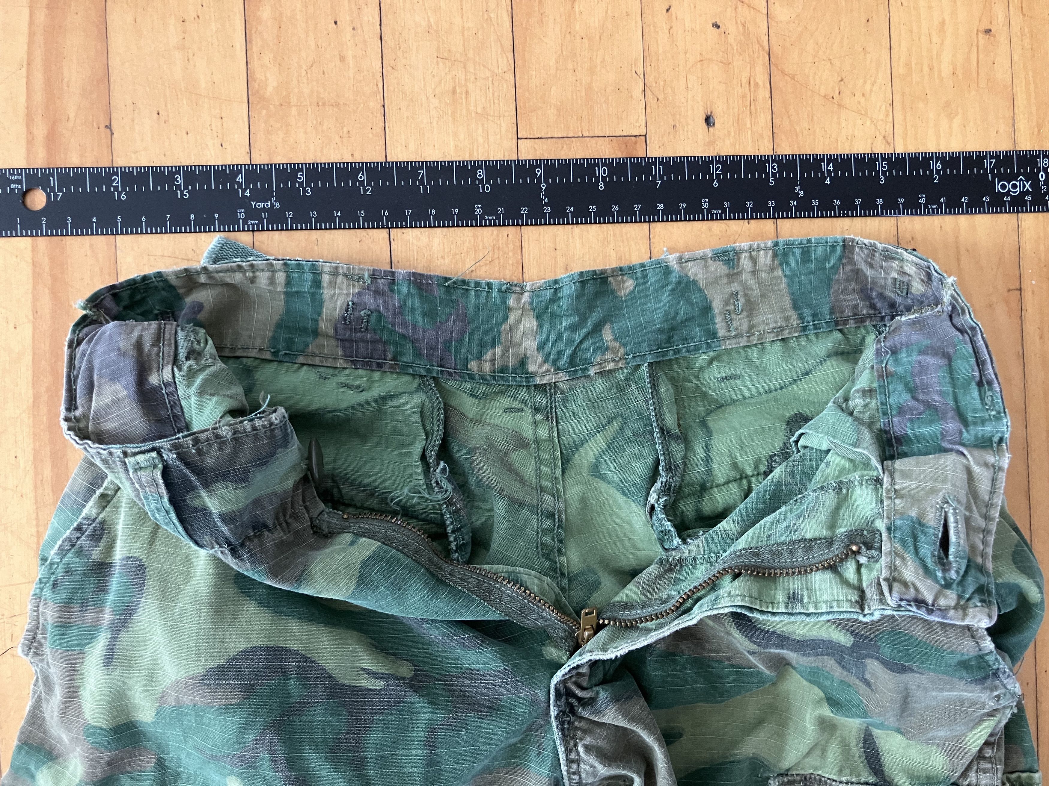 Vintage Vintage Vietnam-Era Camo Cargo Pants Size US 27 - 4 Thumbnail