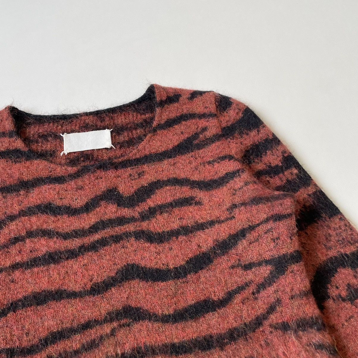 Maison Margiela A/W 05 ‘Tiger Stripe’ Mohair Sweater Size S / US 4 / IT 40 - 4 Thumbnail