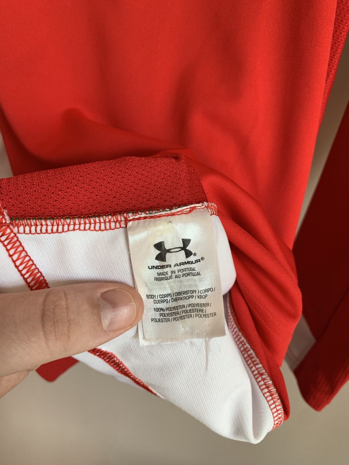 Under Armour Wales 2008 Rugby Union Shirt Under Armour Long Sleeve Sz M Size US M / EU 48-50 / 2 - 9 Thumbnail
