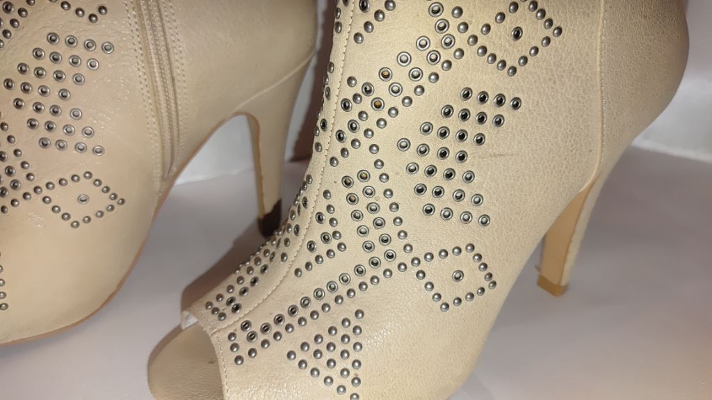 Vince Camuto Women's Vince Camuto Kanster Leather Peep Toe Booties Size 6 Size US 6 / IT 36 - 4 Thumbnail