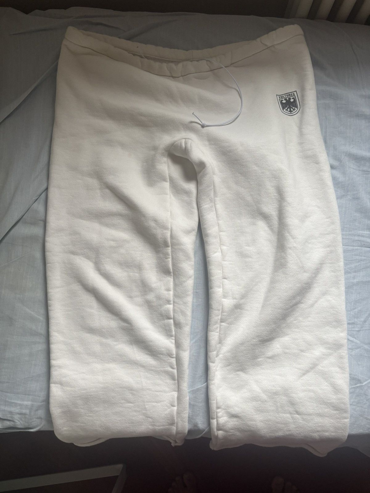 Yeezy Yeezy Vultures white pants Size US 30 / EU 46 - 2 Thumbnail