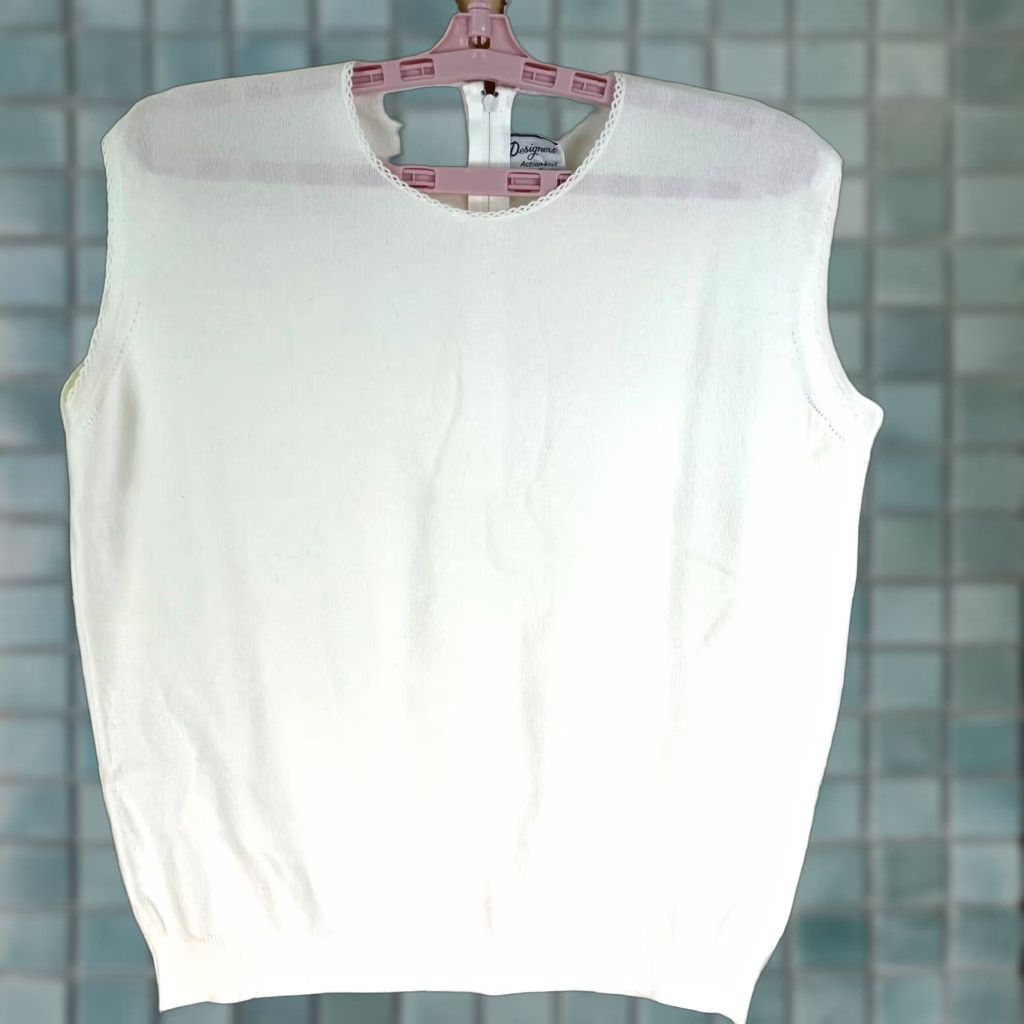 Vintage VINTAGE Designer White Sleeveless Knit Top M Women Zip Contrast Trim Mock Angel Pattern Solid Crochet Round Neck Blouse Fashion Size M / US 6-8 / IT 42-44 - 1 Thumbnail