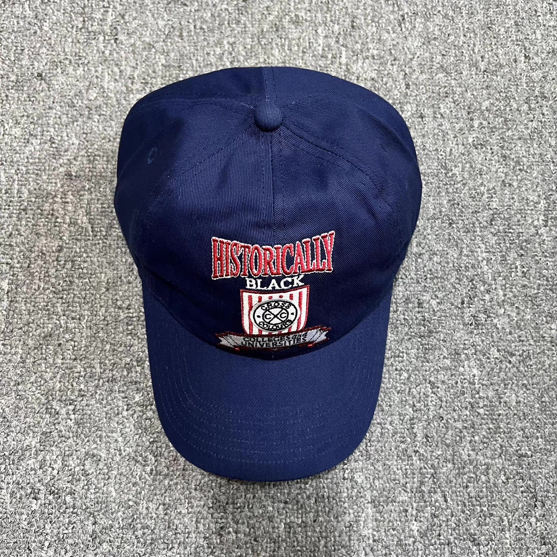 Cross Colours Cross Colours embroidered curved brim baseball cap Q7 Size ONE SIZE - 7 Thumbnail