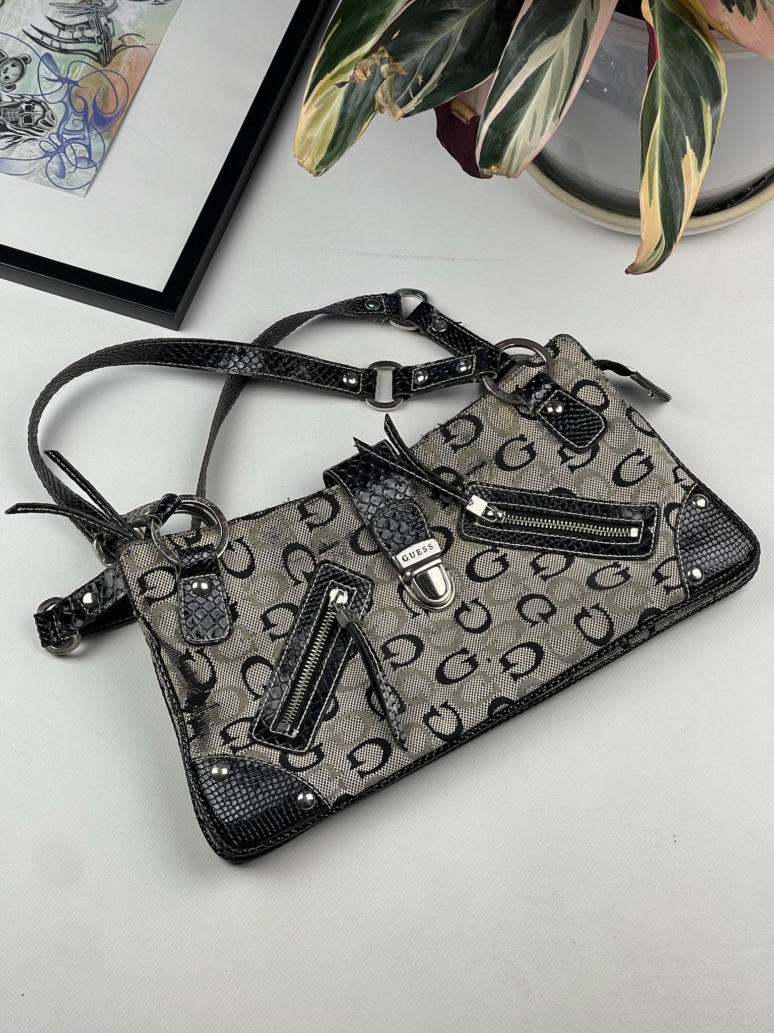 Guess Guess vintage buckle logo bag baguette mini 00s Y2k Handbag Size ONE SIZE - 2 Thumbnail