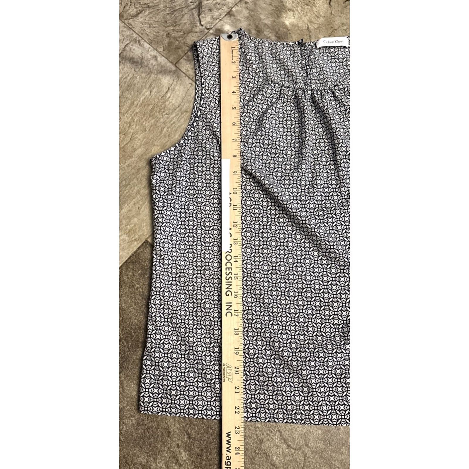 Calvin Klein Calvin Klein Tank Top Black White geometric print Sleeveless Round Neck Pullover Casual Party/Cocktail Travel Woman M Black Calvin Klein Tank Top SS23 Size M / US 6-8 / IT 42-44 - 4 Thumbnail