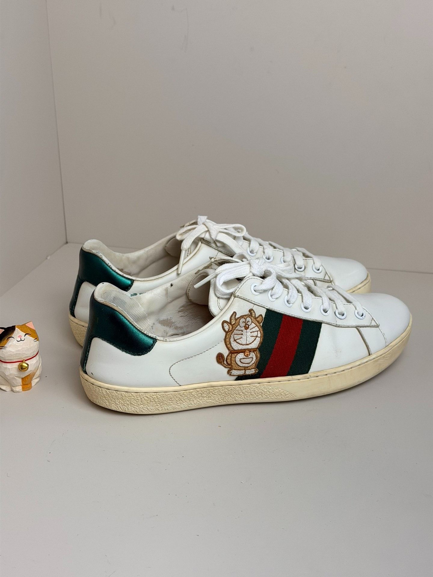 Gucci Gucci Embroidered White Lowtop Sneakers 7.5 Men Size US 7.5 / EU 40-41 - 1 Thumbnail