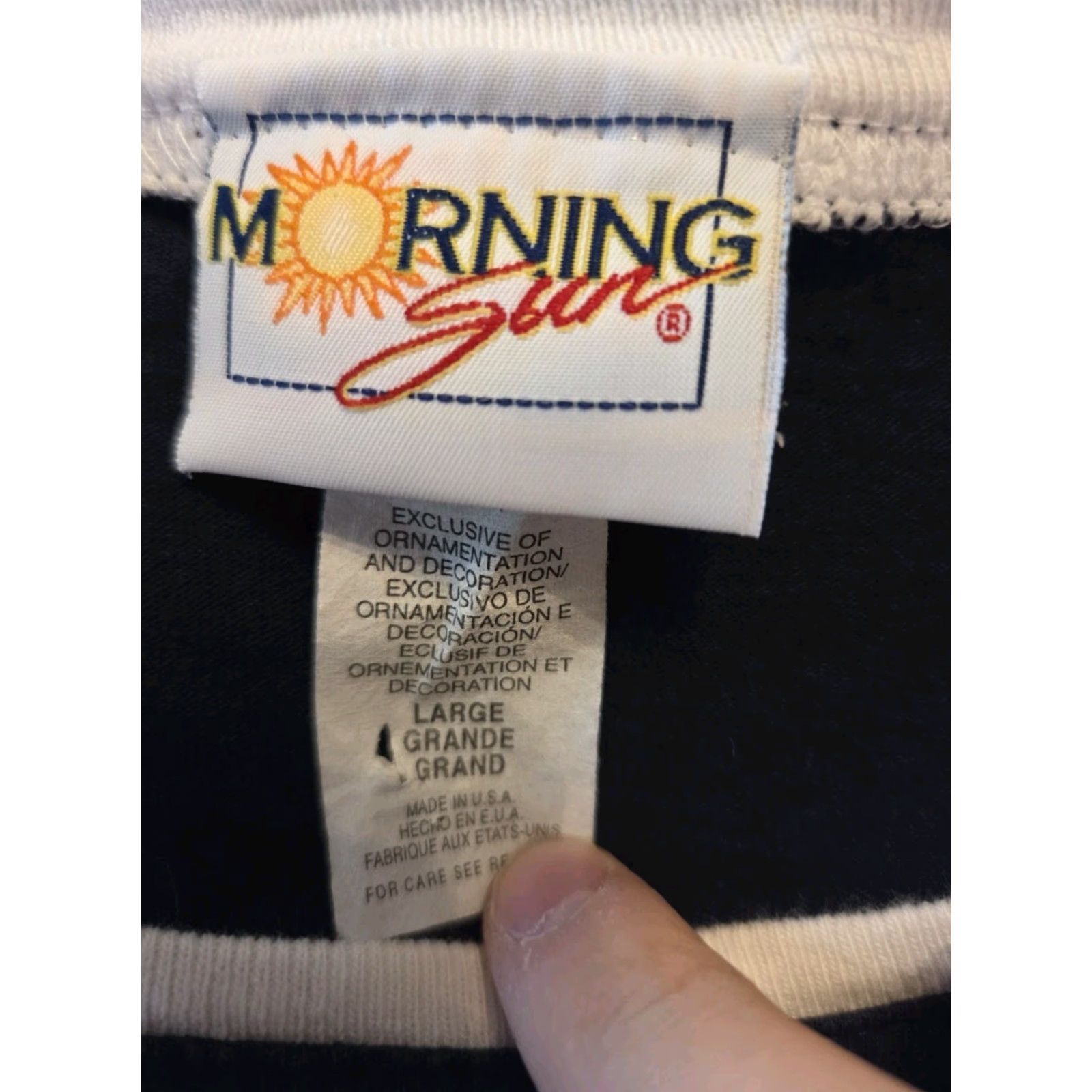 Vintage VINTAGE Morning Sun Daisy Floral Graphic Print Navy Blue T Shirt L Mens 90s Size Large Size US L / EU 52-54 / 3 - 2 Thumbnail