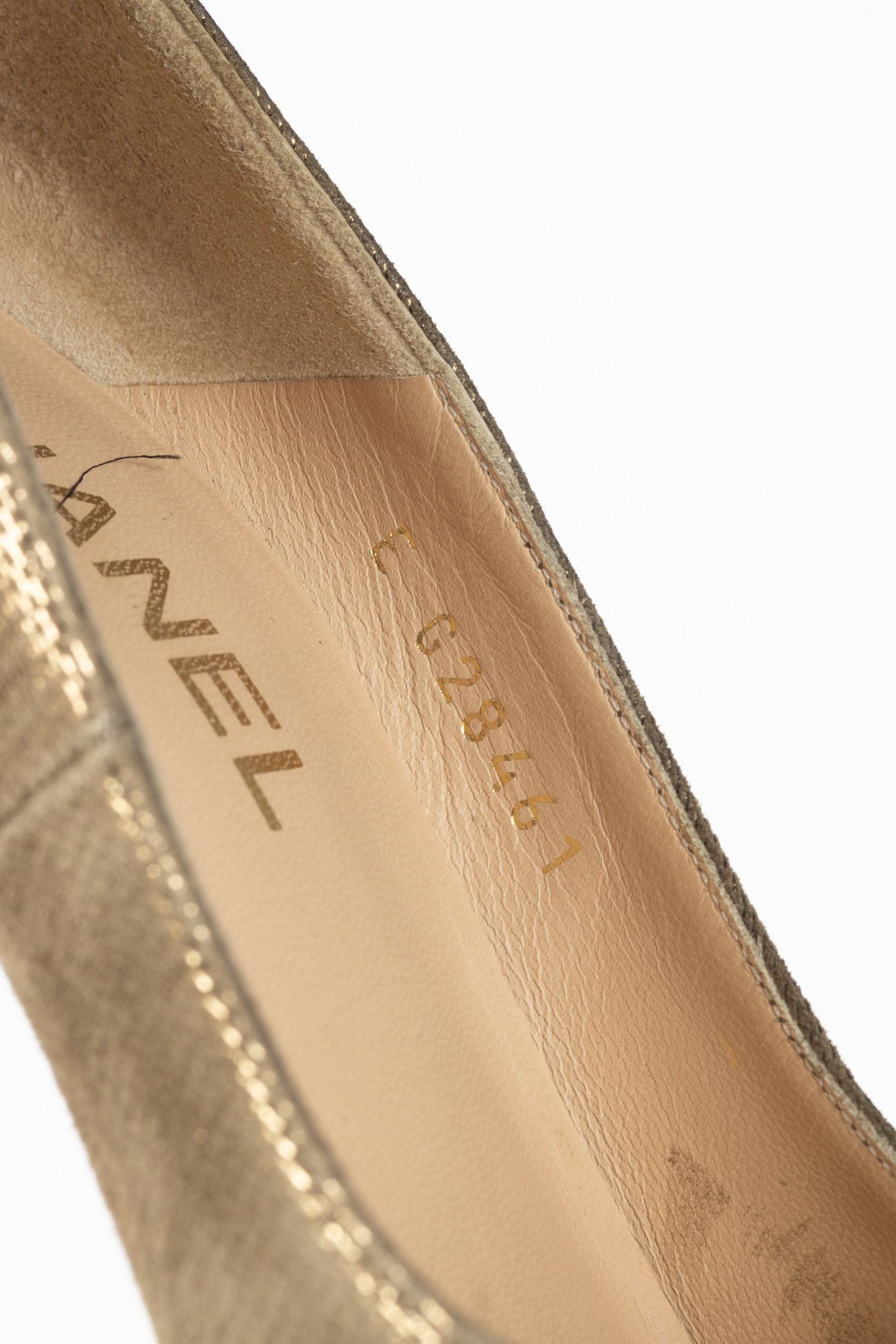 Chanel Chanel 12A Khaki & Noir Suede Cap-Toe Pumps Size US 6.5 / IT 36.5 - 10 Thumbnail