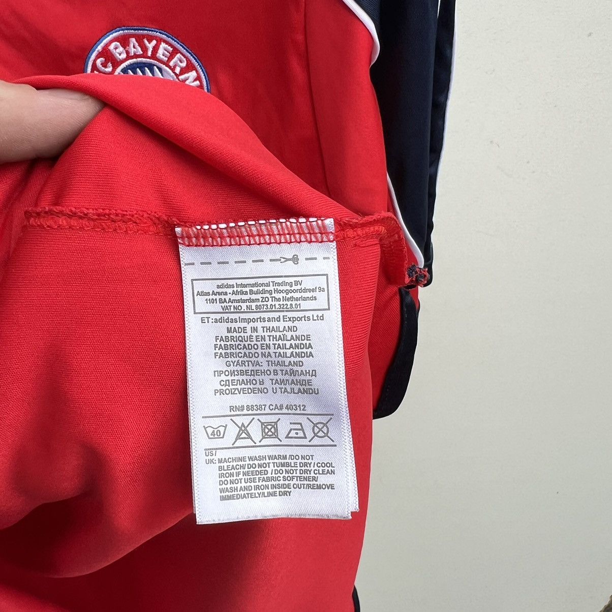 Adidas FC Bayern Munchen jersey Size US L / EU 52-54 / 3 - 7 Thumbnail