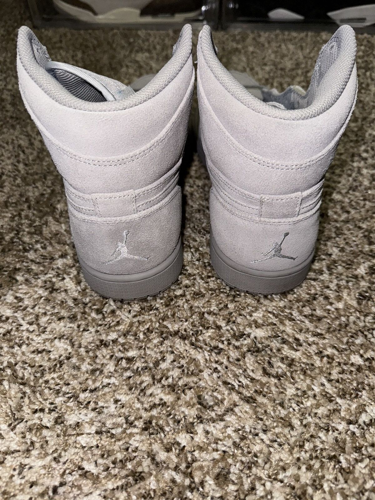 Jordan Brand Jordan 1 Retro Grey Suede Size US 10 / EU 43 - 5 Thumbnail