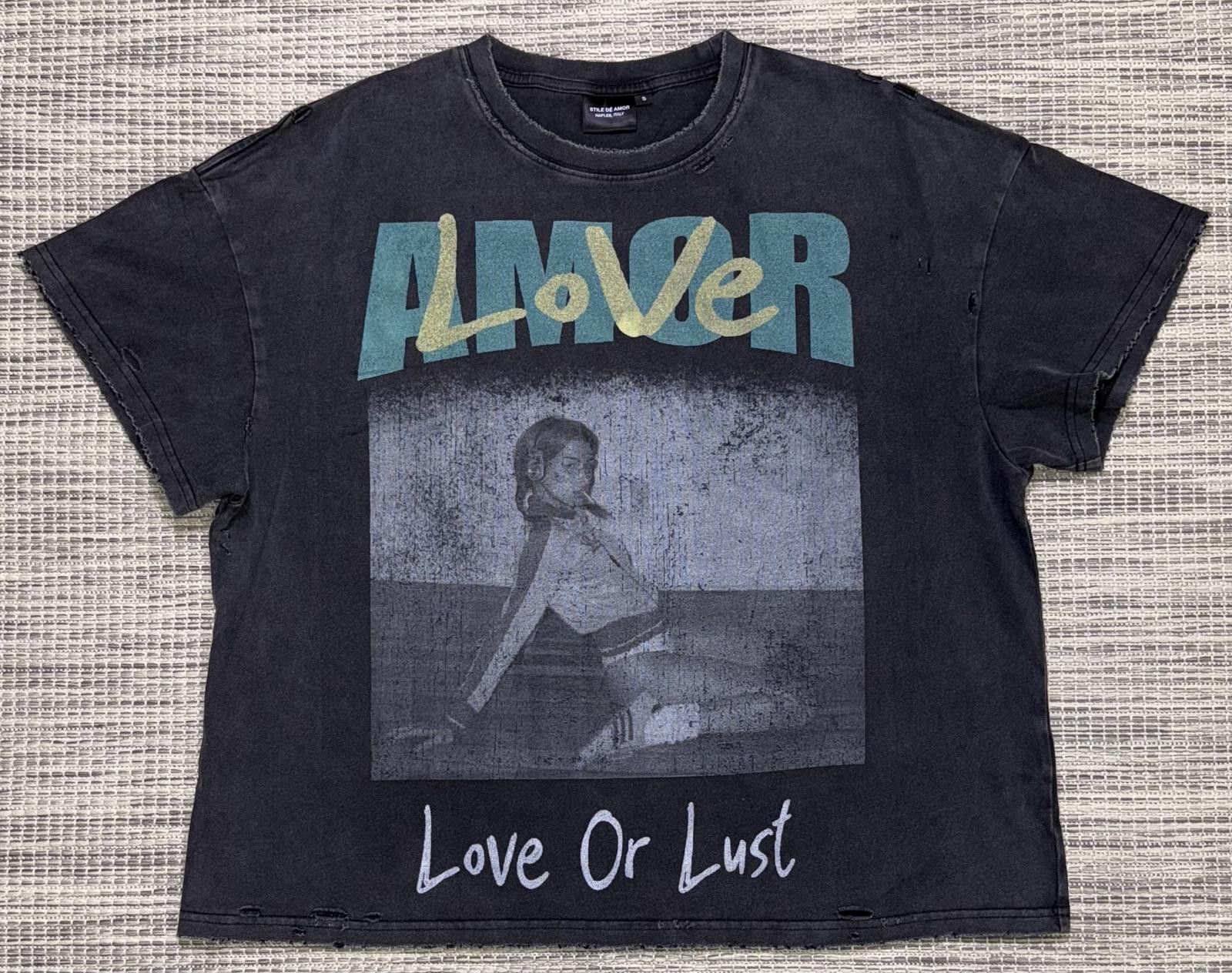 Stile Dé Amor Amor or Lust Tee