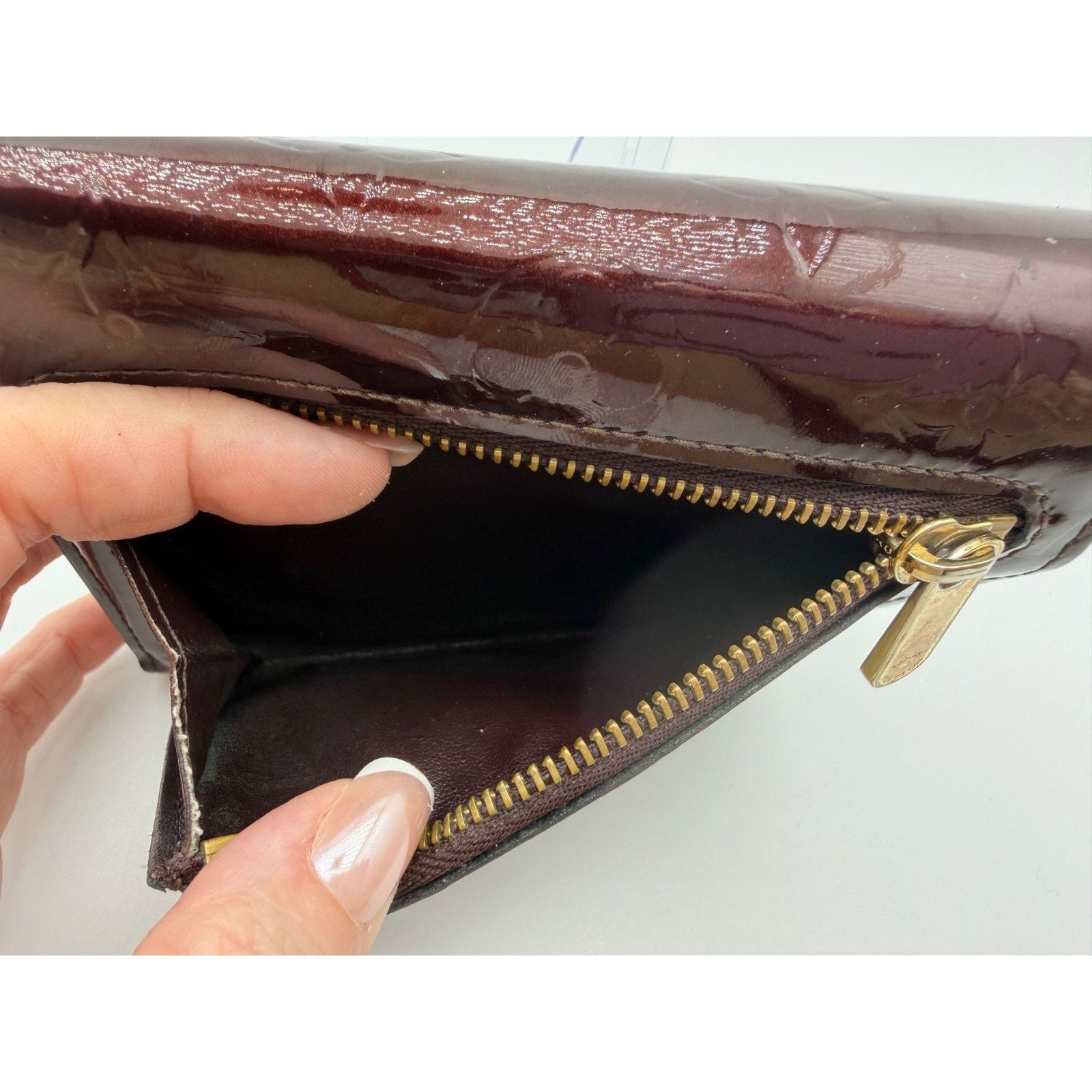 Louis Vuitton LOUIS VUITTON Koala Wallet Vernis Leather Amarante COA INCL Size ONE SIZE - 11 Thumbnail