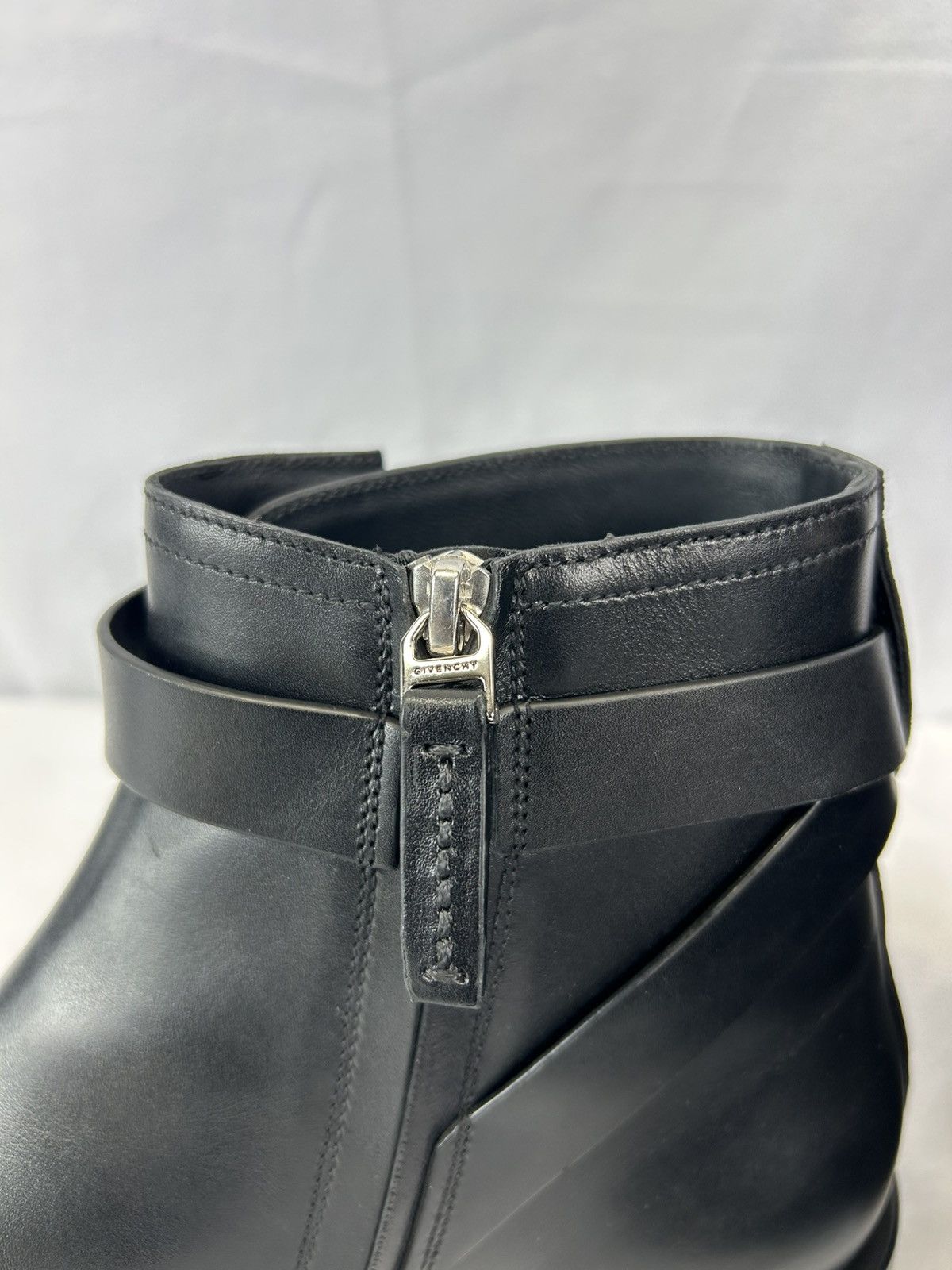 Givenchy Givenchy Lock Ankle Boots In Leather Size US 12 / EU 45 - 5 Thumbnail
