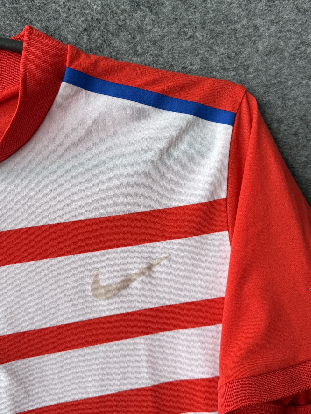 Nike Vintage Nike Roger Federer Dry-Fit Tshirt size M Size US M / EU 48-50 / 2 - 5 Thumbnail