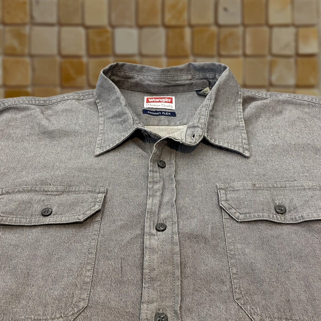 Wrangler Wrangler Shirt Mens 3XL Gray Comfort Flex Stretch Long Sleeve Button Front Top Size US XXL / EU 58 / 5 - 1 Thumbnail