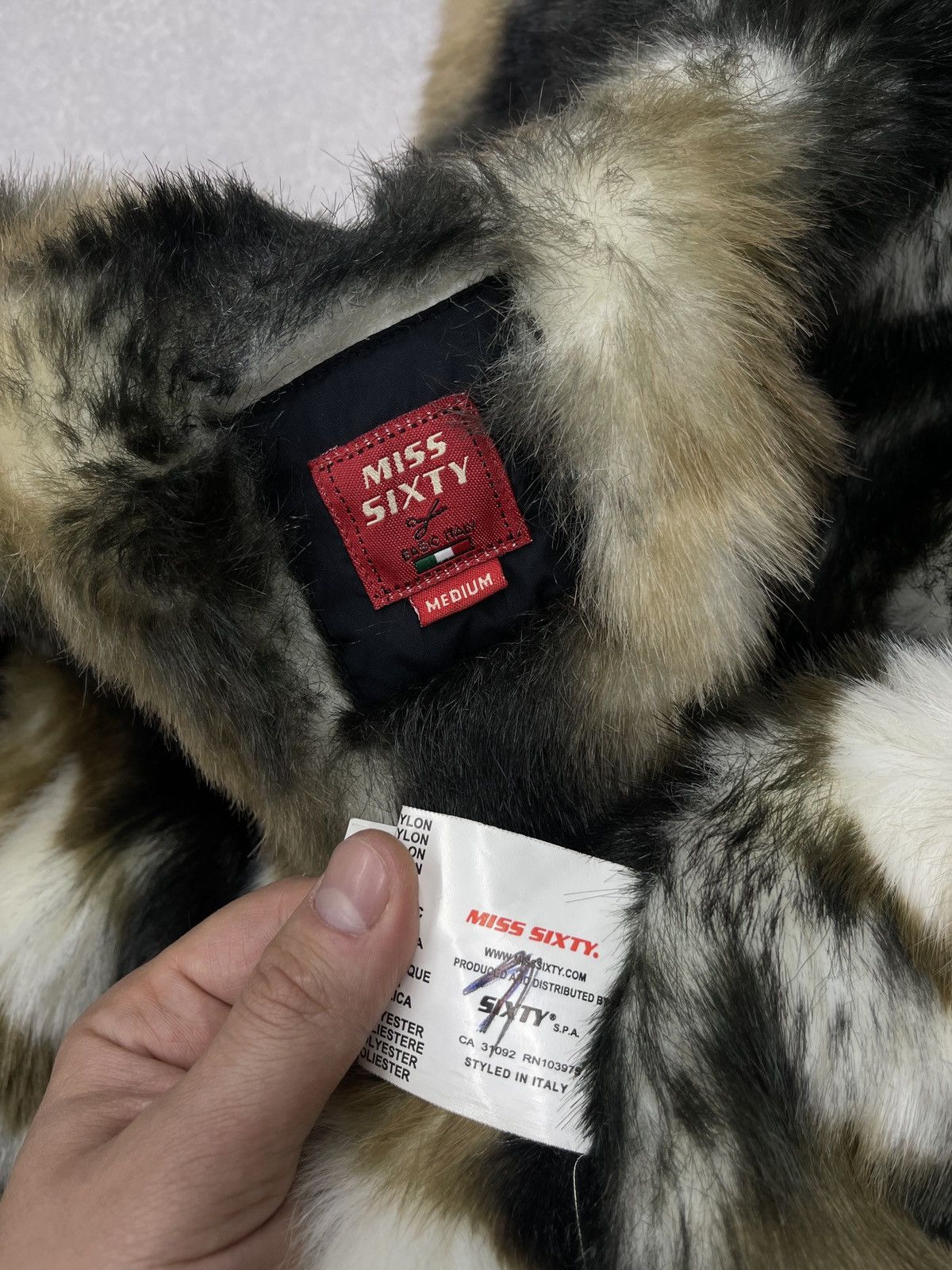 Miss Sixty Vintage Miss Sixty Y2K Black Puffer Jacket Faux Fur Size M / US 6-8 / IT 42-44 - 11 Thumbnail