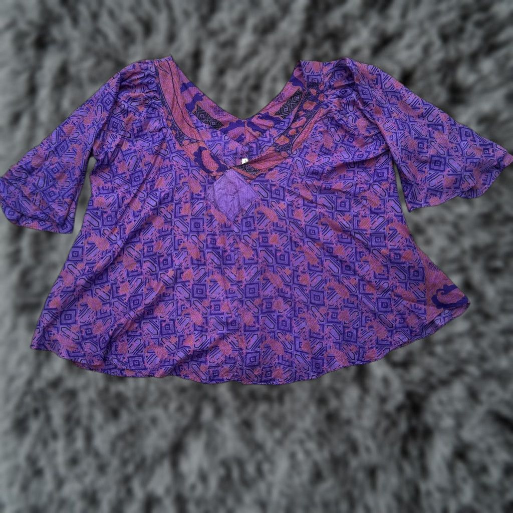Vintage VINTAGE Boho Silk Blouse XL Purple Geometric Kimono Sleeve 3/4 Flutter V-Neck Women Adults Festival Whimsigoth Bohemian Size XL / US 12-14 / IT 48-50 - 1 Thumbnail