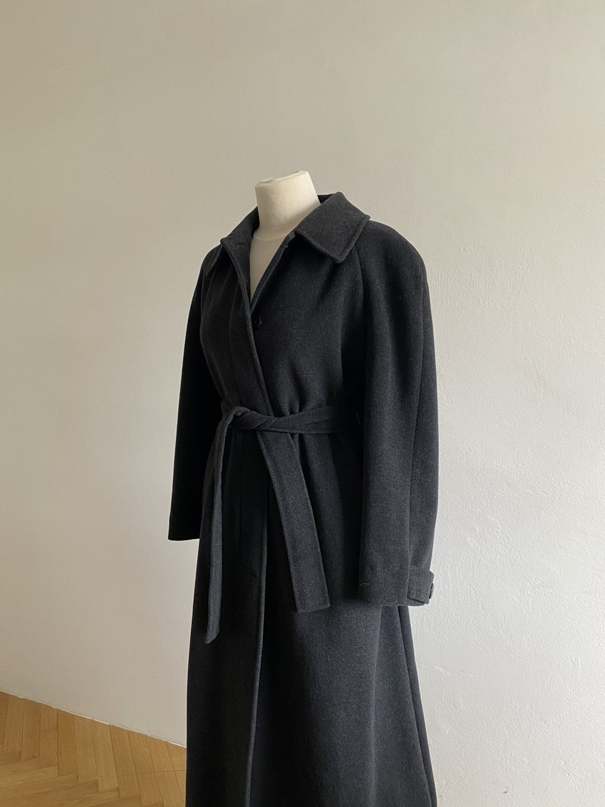 Weekend Max Mara Max Mara Pure Virgin Wool Coat - Timeless Elegance Size XL / US 12-14 / IT 48-50 - 4 Thumbnail
