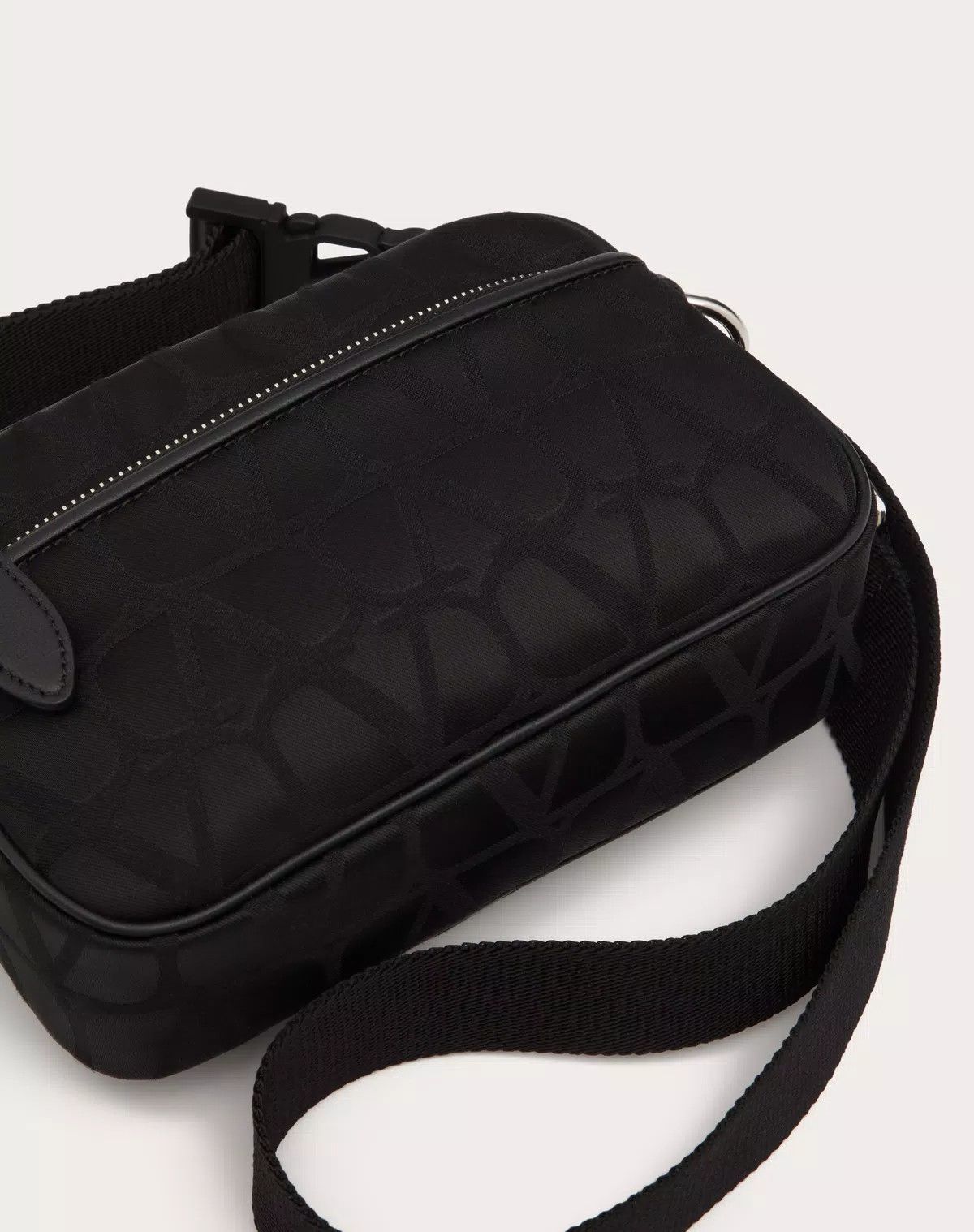 Valentino oc11z0725 Size: OS/ Toile Iconographe Shoulder Bag in Black Size ONE SIZE - 7 Thumbnail