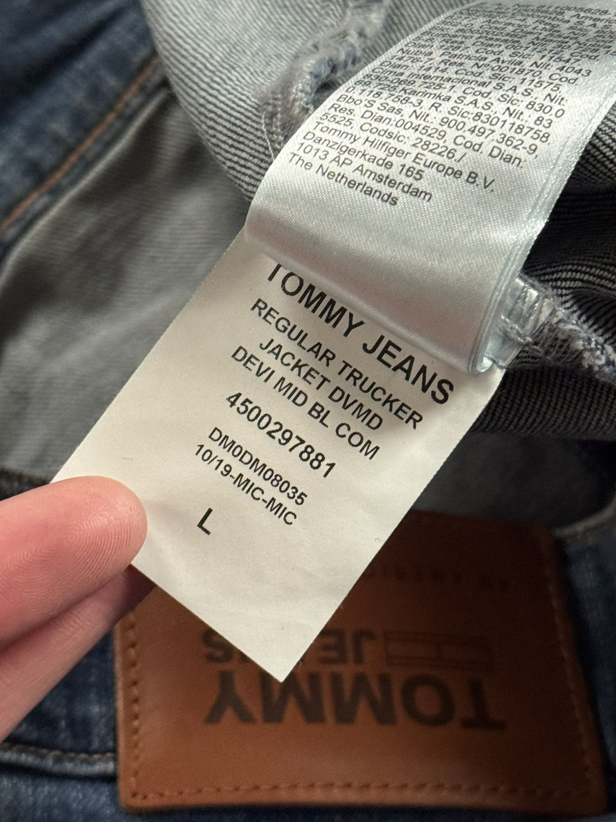 Tommy Hilfiger Tommy Hilfiger L blue denim trucker jacket button bomber Size US L / EU 52-54 / 3 - 7 Thumbnail