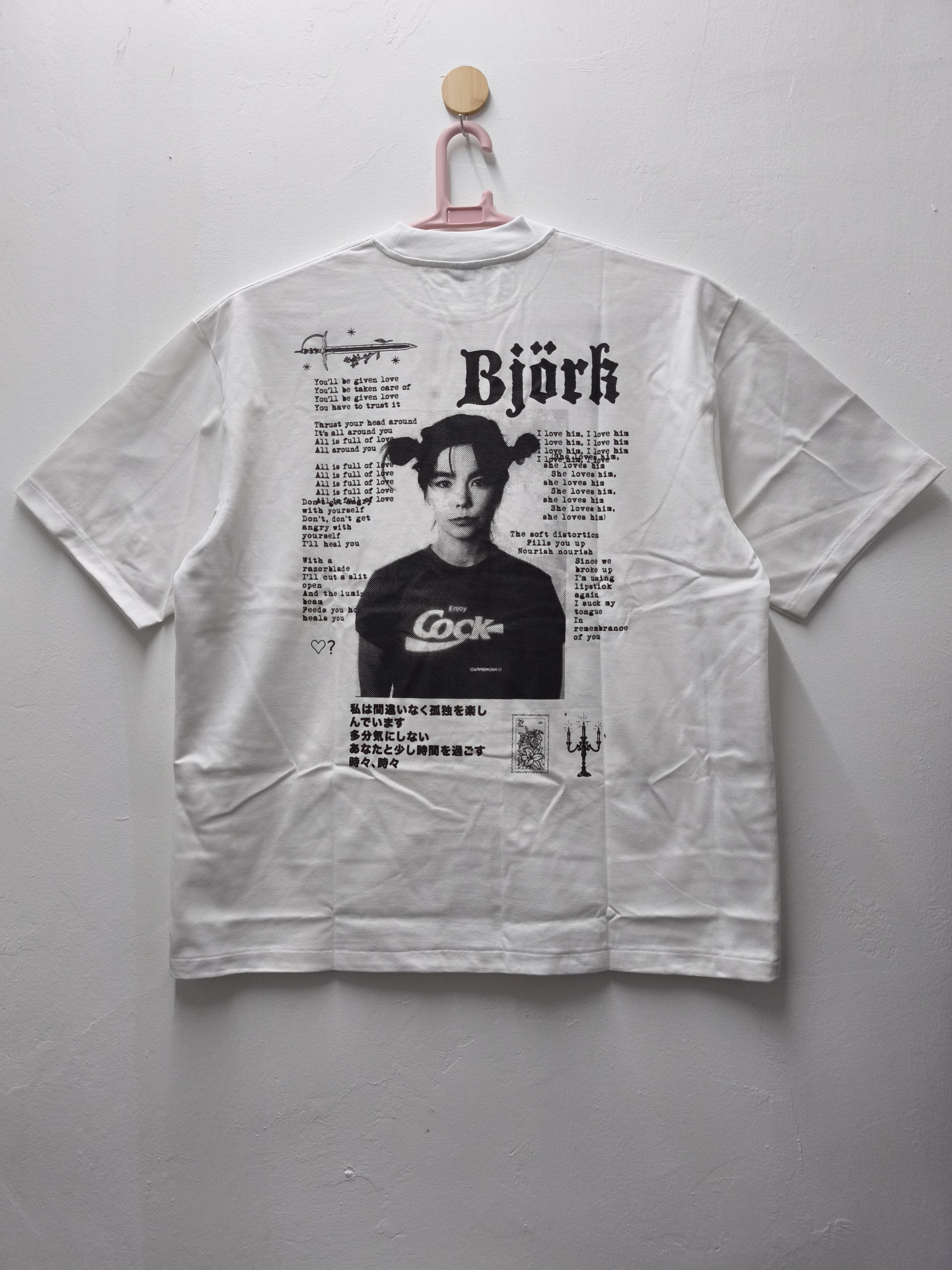Band Tees Björk Army Of Me T-shirt Size US XL / EU 56 / 4 - 7 Thumbnail