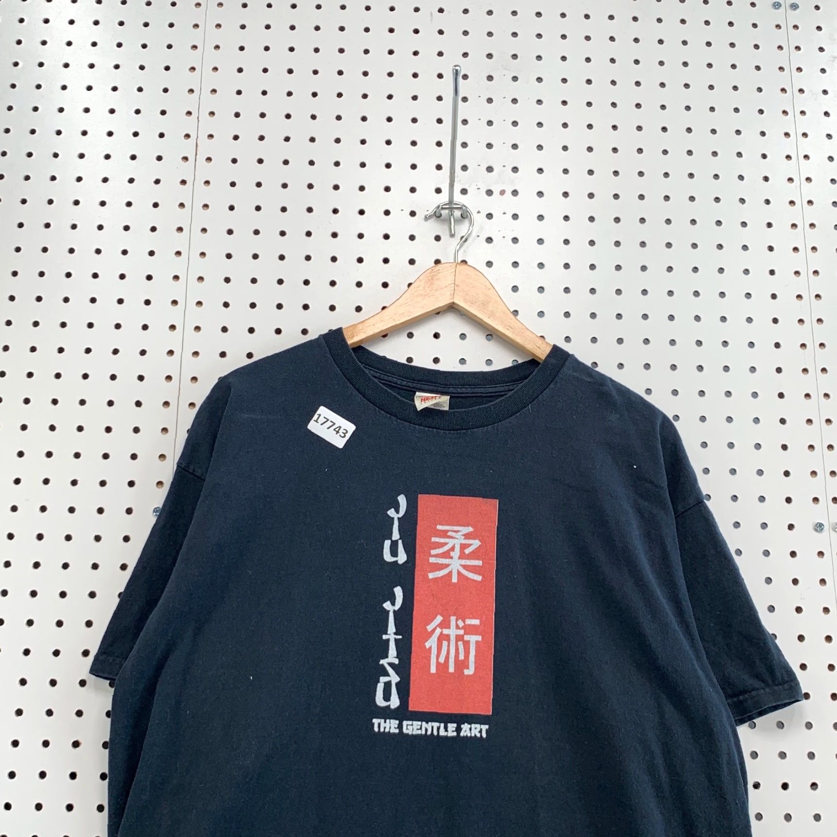 Fruit Of The Loom VINTAGE The Gentle Heat Shirt Black Adult XL Short Sleeve JUJUTSU Fits 22X28 Size US XL / EU 56 / 4 - 5 Thumbnail