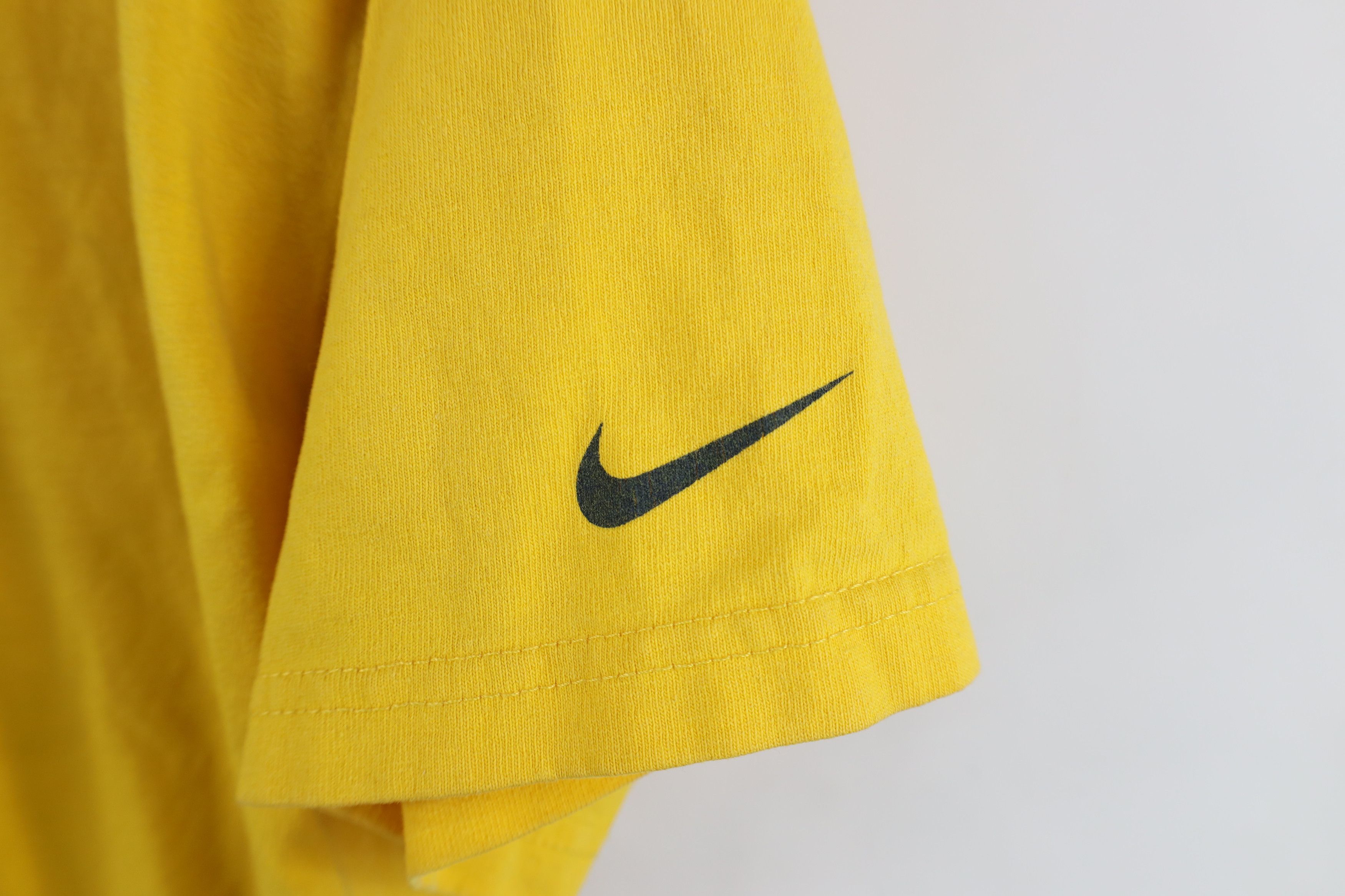Nike Vintage 90s Nike University of Michigan Athletics T-Shirt Size US M / EU 48-50 / 2 - 4 Thumbnail