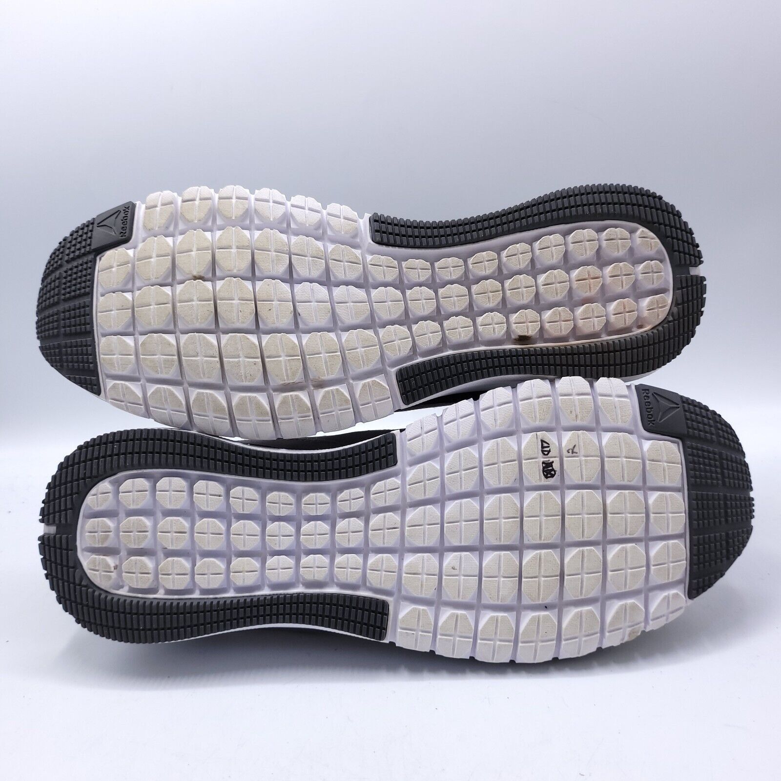 Reebok Reebok Print Smooth Runner Shoe Womens Size 8 BD4536 Gray Size US 8 / IT 38 - 7 Thumbnail