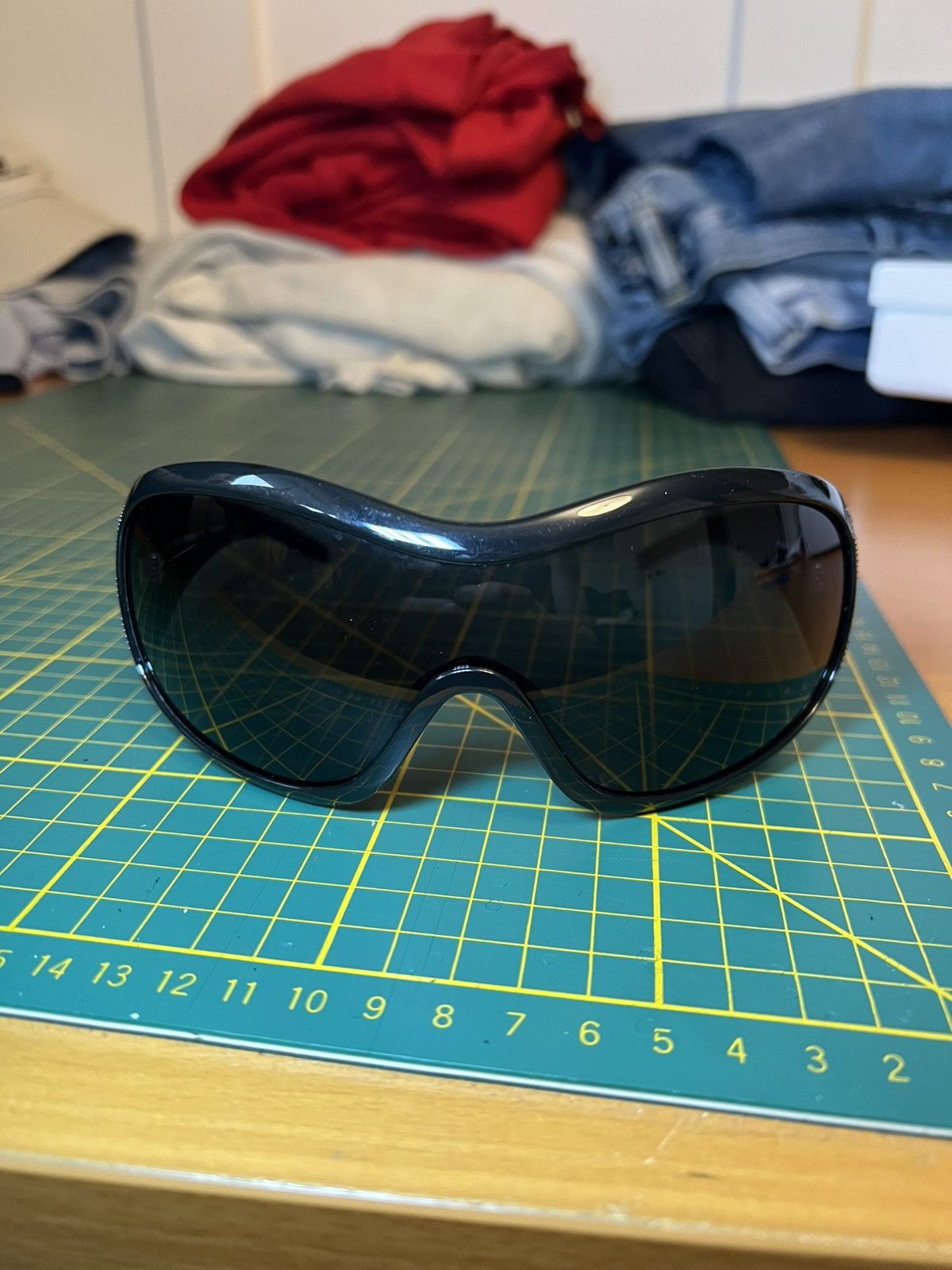 Dolce & Gabbana Vintage Dolce & Gabbana 8008 rhinestone logo ski sunglasses Size ONE SIZE - 19 Thumbnail