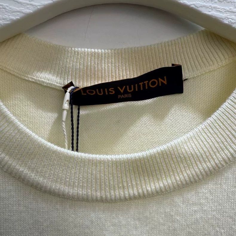 Louis Vuitton Louis Vuitton 22 New Duck Intarsia Logo Knit Short Sleeve Size US M / EU 48-50 / 2 - 2 Thumbnail