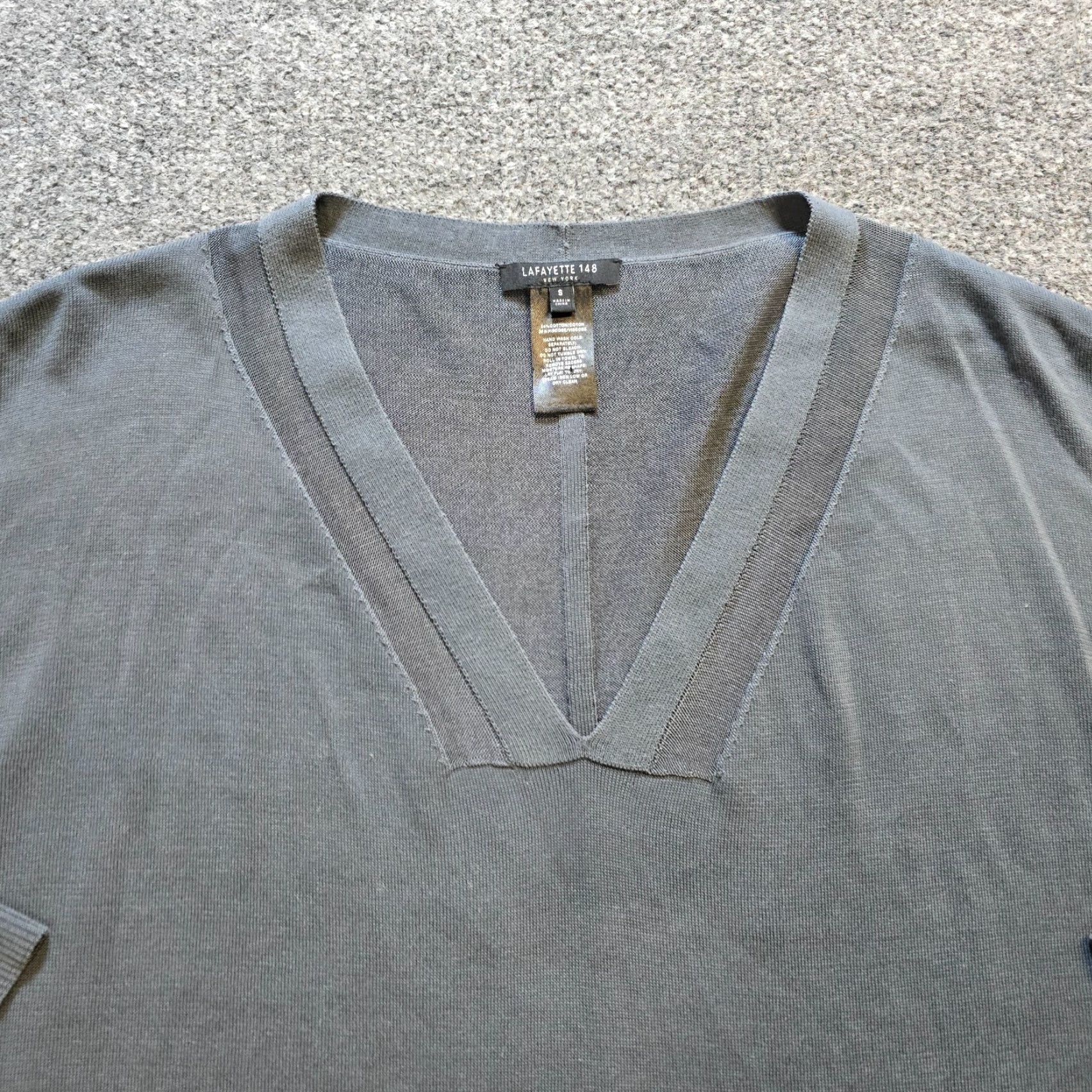 Vintage Lafayette 148 New York Top Women Size S Gray Slinky Tunic Long Sleeve Casual Sleeve V-Neck Pullover Knit Lightweight Oversized Relaxed Size S / US 4 / IT 40 - 2 Thumbnail