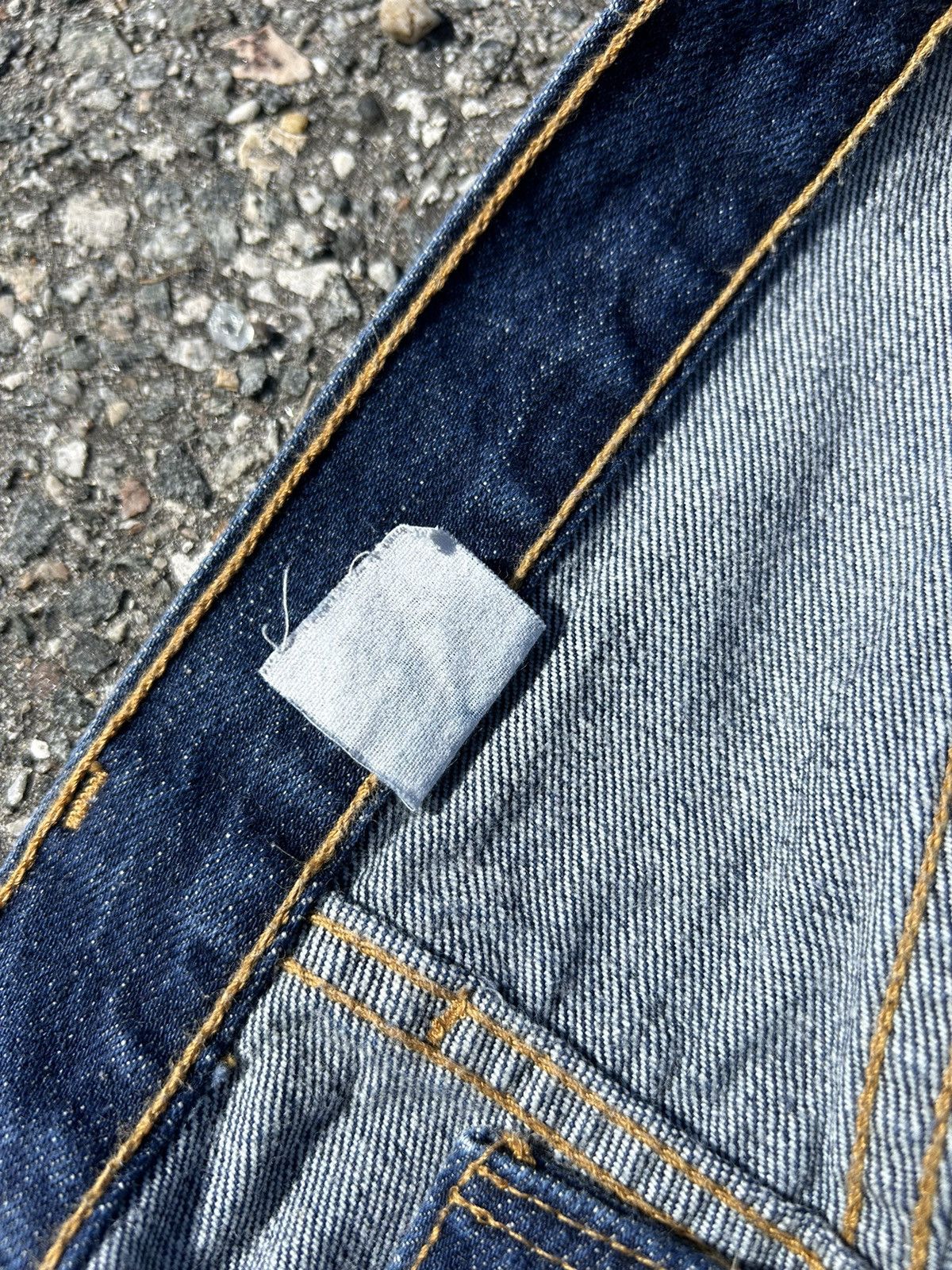 Levi's *Blank Tab* Vintage Levi’s Blue 501’s Size US 34 / EU 50 - 12 Thumbnail