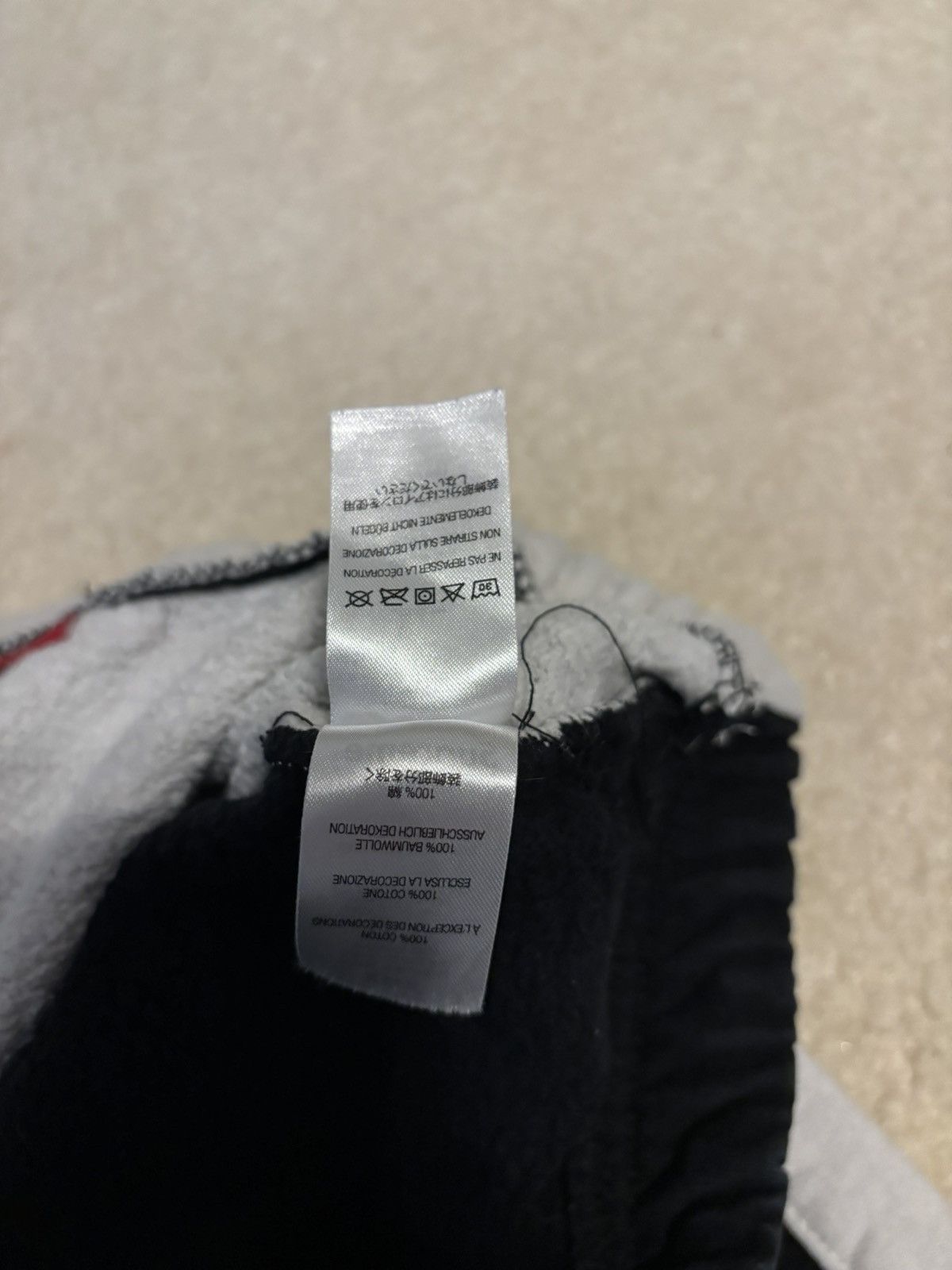 Supreme Supreme S Logo Split Color Fleece Sweatpants Black White Size US 30 / EU 46 - 6 Thumbnail