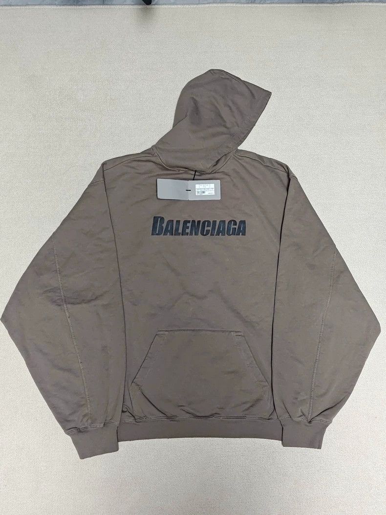 Balenciaga Balenciaga FW23 Solid Letter Logo Printed Hooded Long Sleev Size US S / EU 44-46 / 1 - 1 Thumbnail