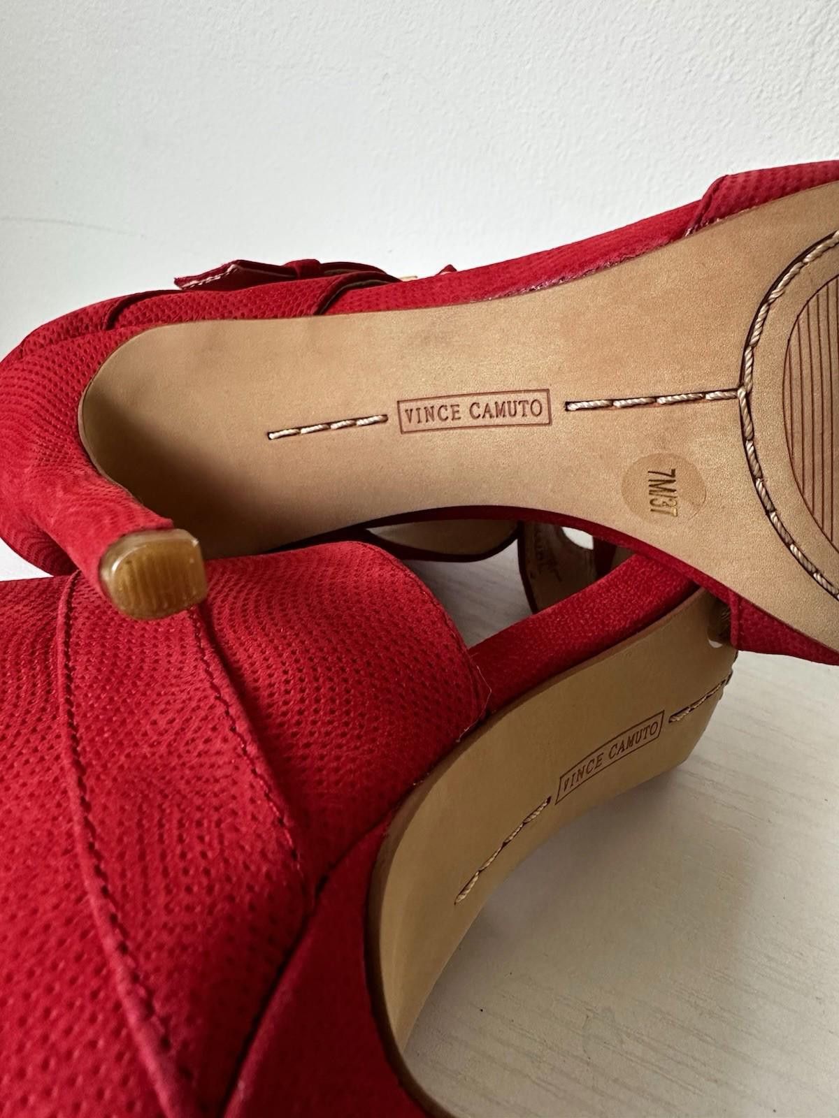 Vince Camuto Vince Camuto Hensley Women's Red Suede 4" Heels Size 7 Size US 7 / IT 37 - 6 Thumbnail