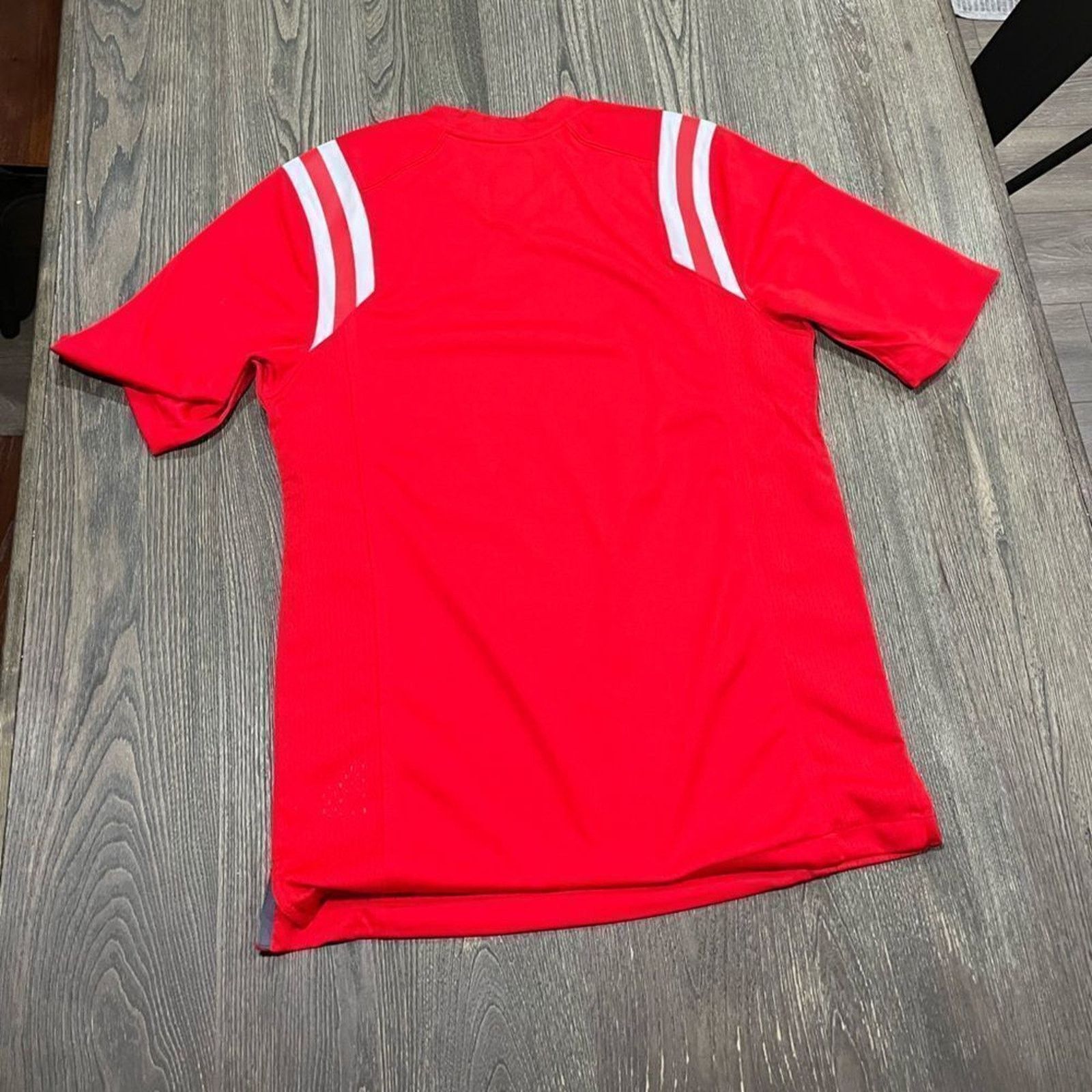 Nike NWOT Nike Team Jersey Short Sleeve V-Neck Swoosh Logo Red S Size US S / EU 44-46 / 1 - 6 Thumbnail